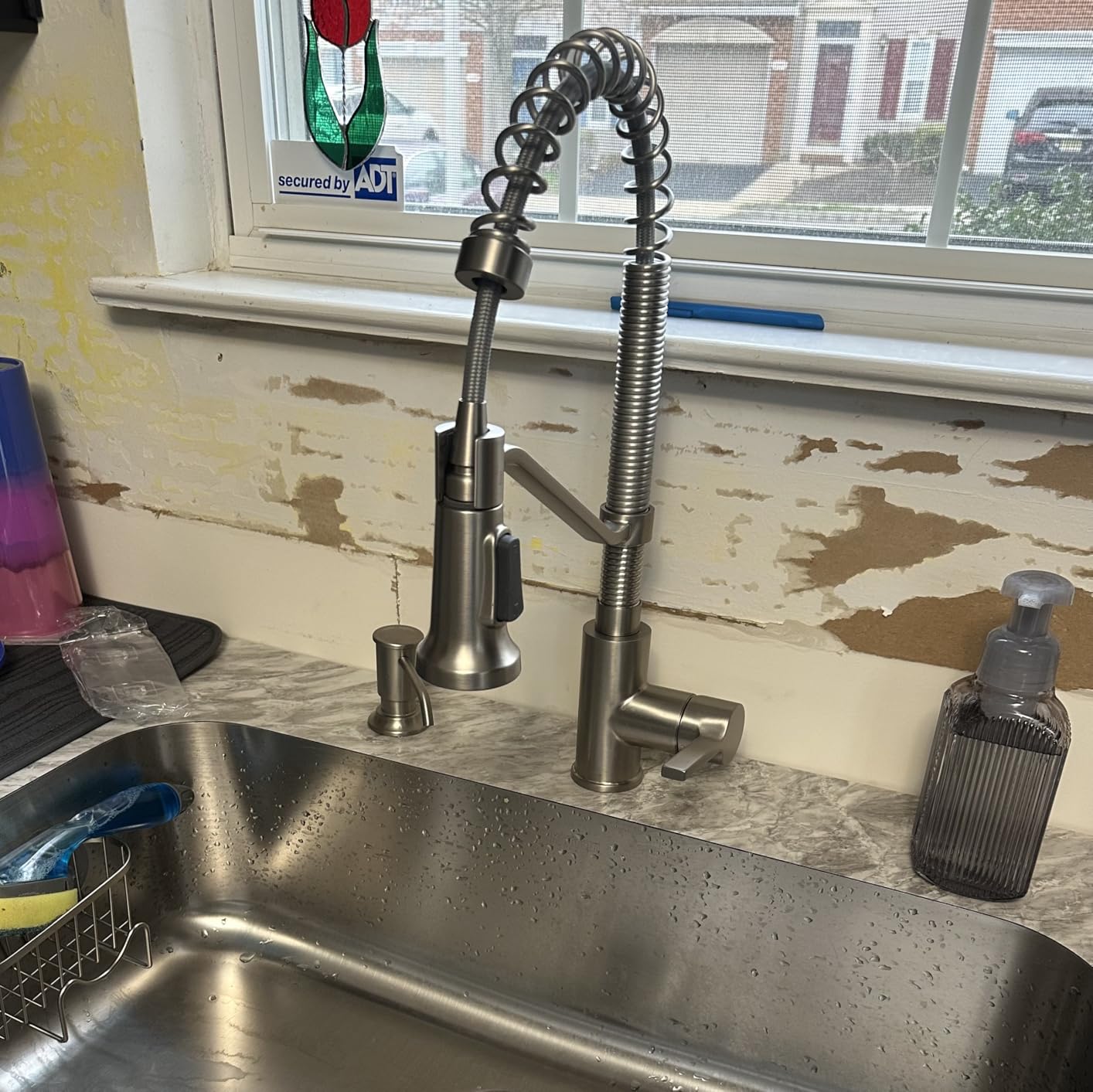 KRAUS Britt Commercial Style 2-Function Single Handle Pull Down Kitchen Faucet in Spot-Free Stainless Steel, KPF-1693SFS customer photo 2