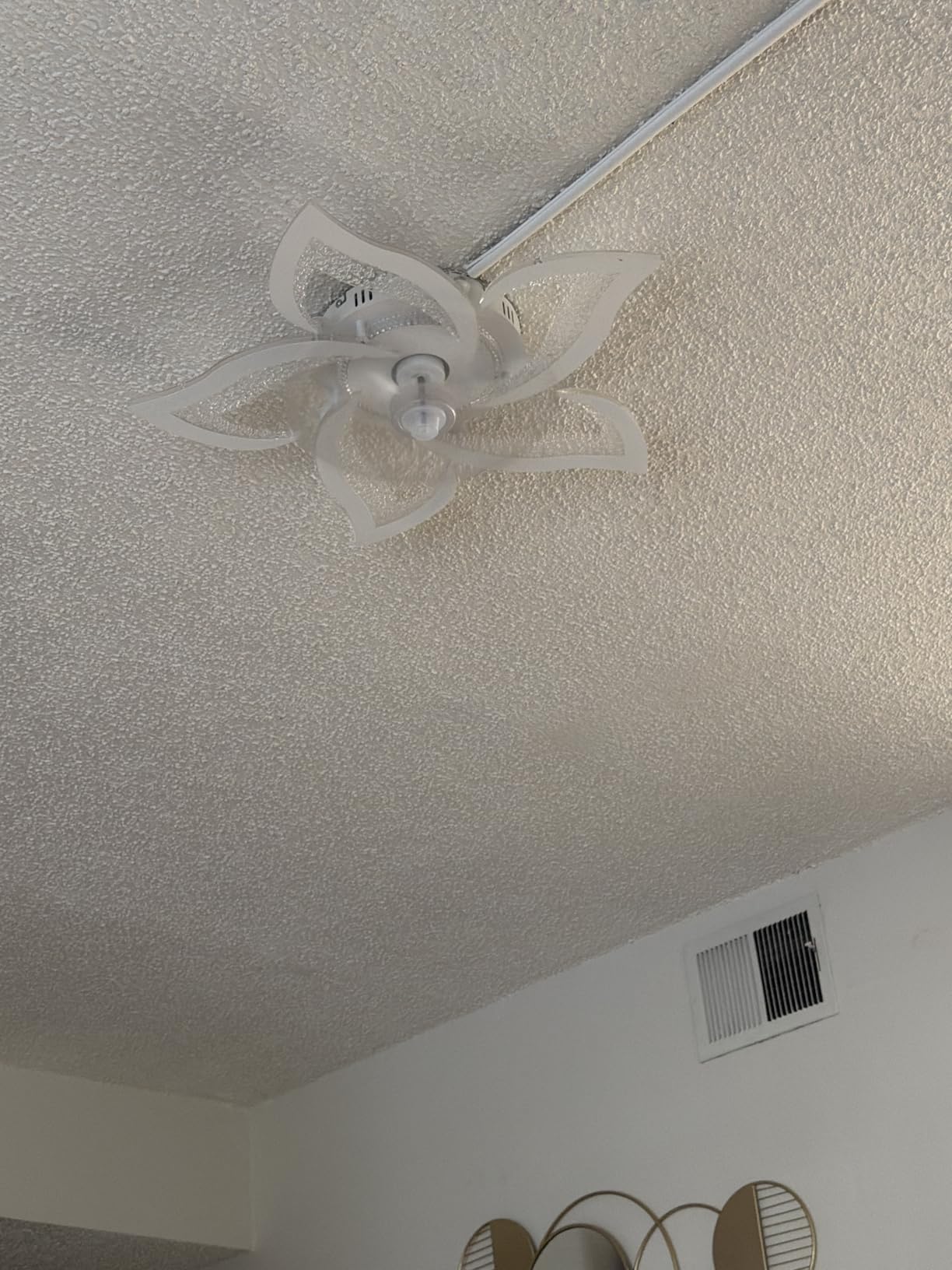 Flower Ceiling Fans with Lights and Remote, 33.5 Inch Modern Low Profile Flush Mount Ceiling Fan, Dimmable LED Ceiling Light Fixture, Small Ceiling Fans for Bedroom, Kitchen, Indoor-White customer photo 2