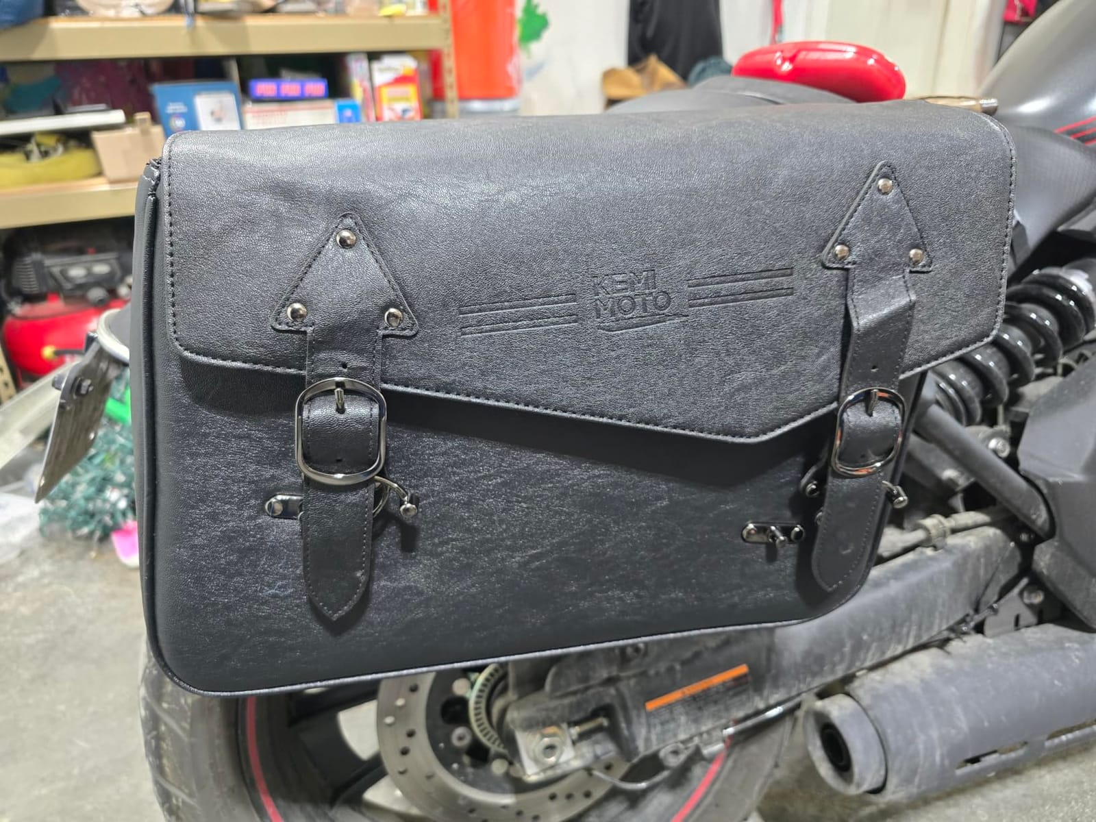 KEMIMOTO Motorcycle Saddlebags Throw Over PU Leather 36L Saddle Bags | Quick Release Luggage Bag, Fit for Sportster Softail Dyna V-star Shadow Road King 883 1200 Low Rider S Cruiser Vulcan Rebel customer photo 1
