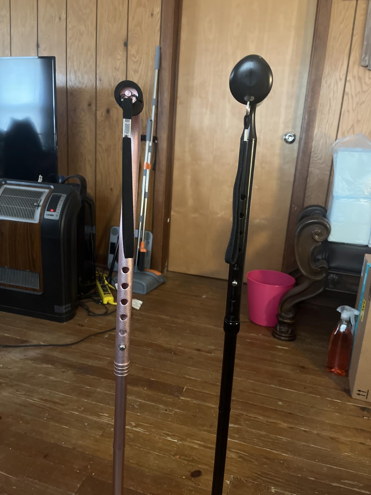 KingPavonini Walking Cane for Men Women Stability, Free Standing Foldable Cane, Ergonomic Handle Pivoting Quad Base, Heavy Duty 350 LBs, Adjustable Walking Canes for Seniors Balance with Travel Bag customer photo 1