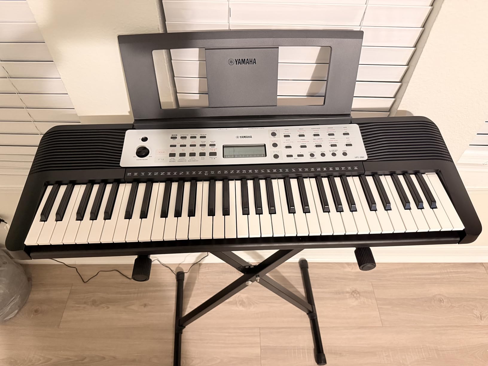 Yamaha 61-Key Portable Keyboard for Beginners with Built-In Songs, Quiz Mode, Music Rest, YPT280 customer photo 1