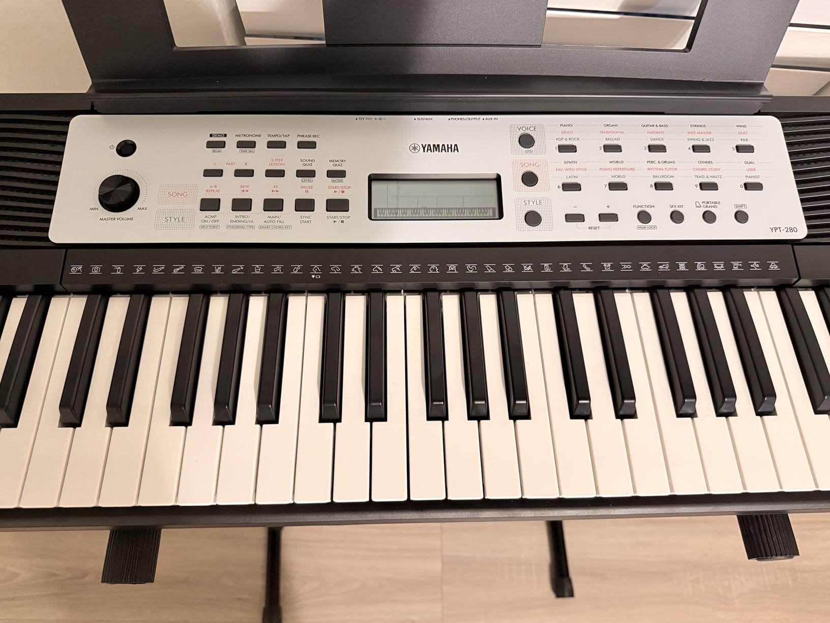 Yamaha 61-Key Portable Keyboard for Beginners with Built-In Songs, Quiz Mode, Music Rest, YPT280 customer photo 2