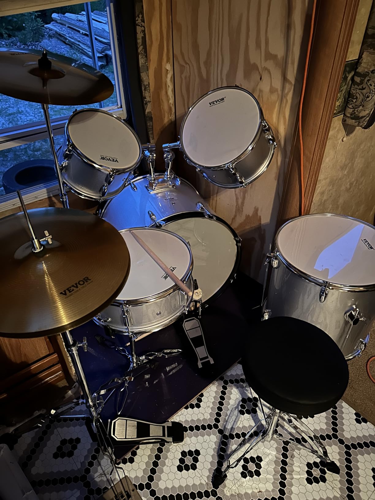 VEVOR Adult Drum Set, 5-Piece, 22 inches Complete Full Size Drum Kit with Bass Toms Snare Floor Drum Adjustable Throne Stands Cymbal Hi-Hat Pedal and Drumsticks, Beginner Drum Kit for Adults customer photo 2