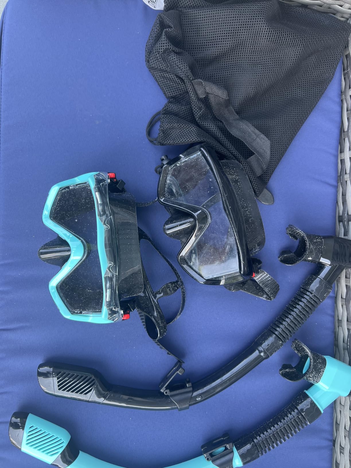 Aegend Snorkeling Gear for Adults Youth Kids, Snorkel Mask with Top Dry Valve - Panoramic View Anti-Leak and Anti-Fog with Mesh Bag for Snorkeling, Scuba Diving, Freediving & Swimming customer photo 1
