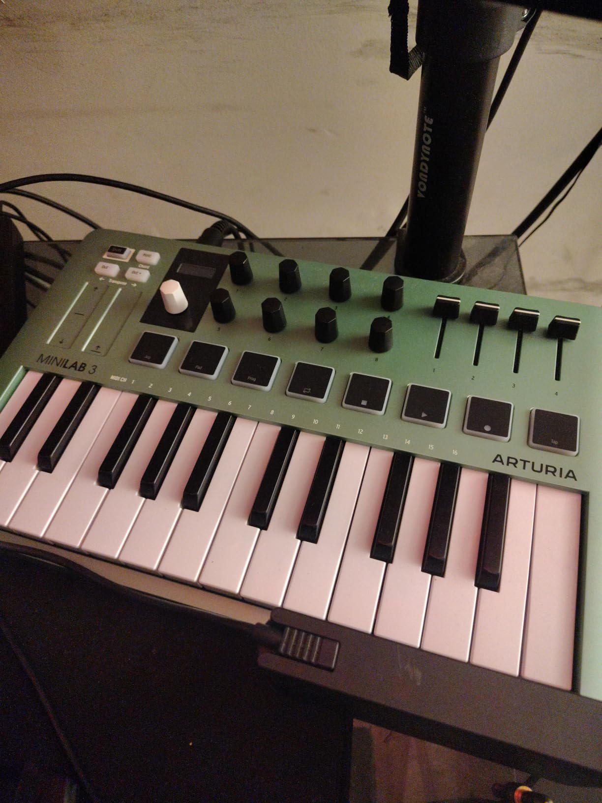 Arturia MiniLab 3 - Limited Edition Mint Green 25 Key USB MIDI Keyboard Controller With 8 Multi-Color Drum Pads, 8 Knobs and Music Production Software Included customer photo 1