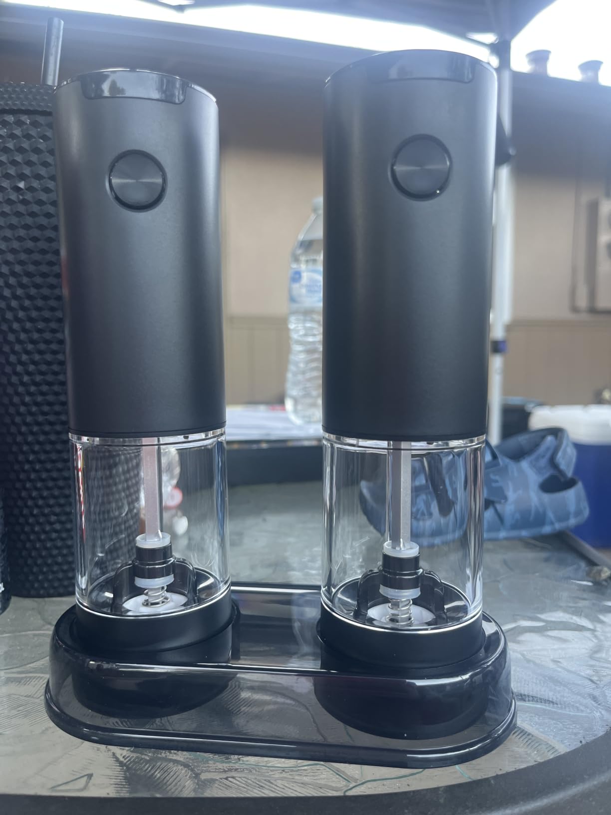Electric Salt and Pepper Grinder Set Automatic Battery Pepper Mill Shakers Adjustable Coarseness Upgraded Larger Capacity with Led Home and Kitchen Appliances Birthday Gifts for Women Men customer photo 1