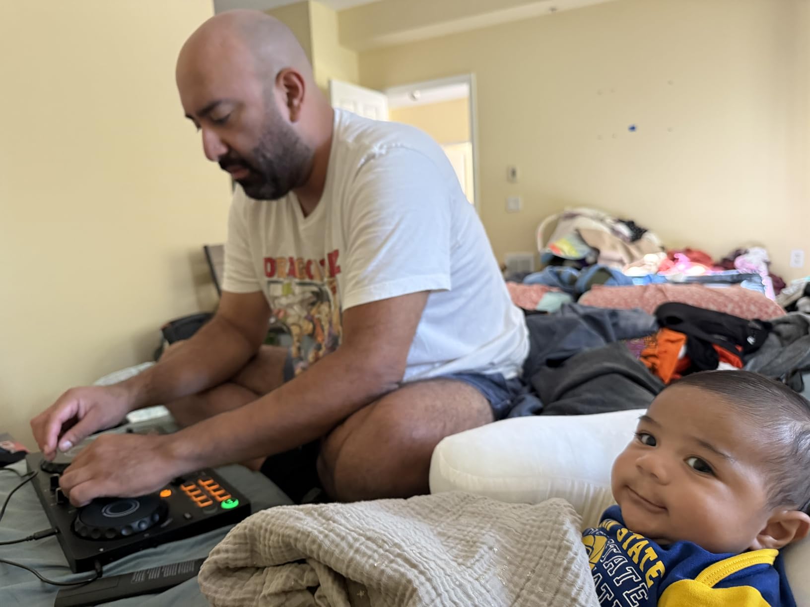 AlphaTheta DDJ-FLX2 Compact 2-Channel DJ Controller, Smart Fader, USB-C | Start DJing faster with an included DJ course, streaming support, and beginner-friendly mixing features customer photo 1
