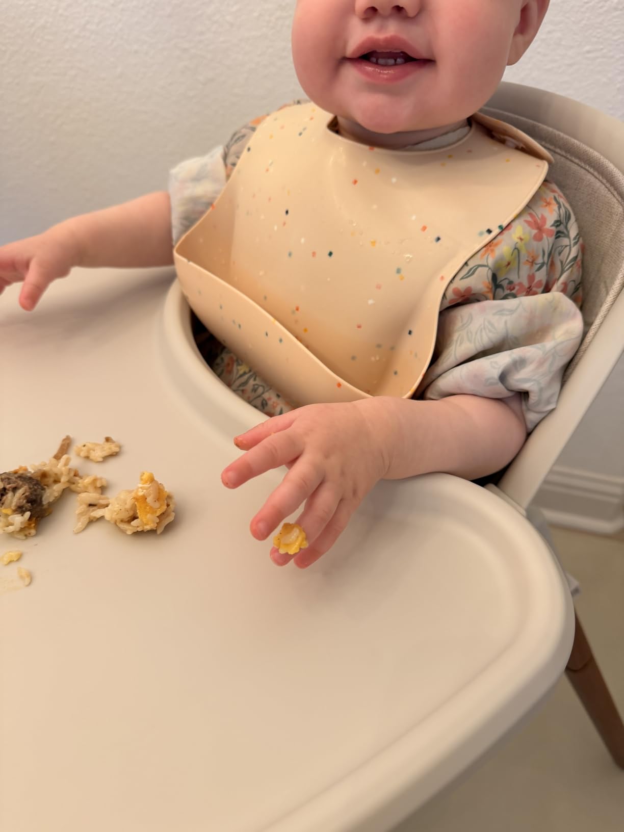 Chicco Zest LE 4-in-1 Folding High Chair for Babies and Toddlers | Crema/white, toddler chair and baby chair use, wipeable seat pad, BPA-free tray, 5-point harness, up to 60 lbs, compact fold customer photo 1