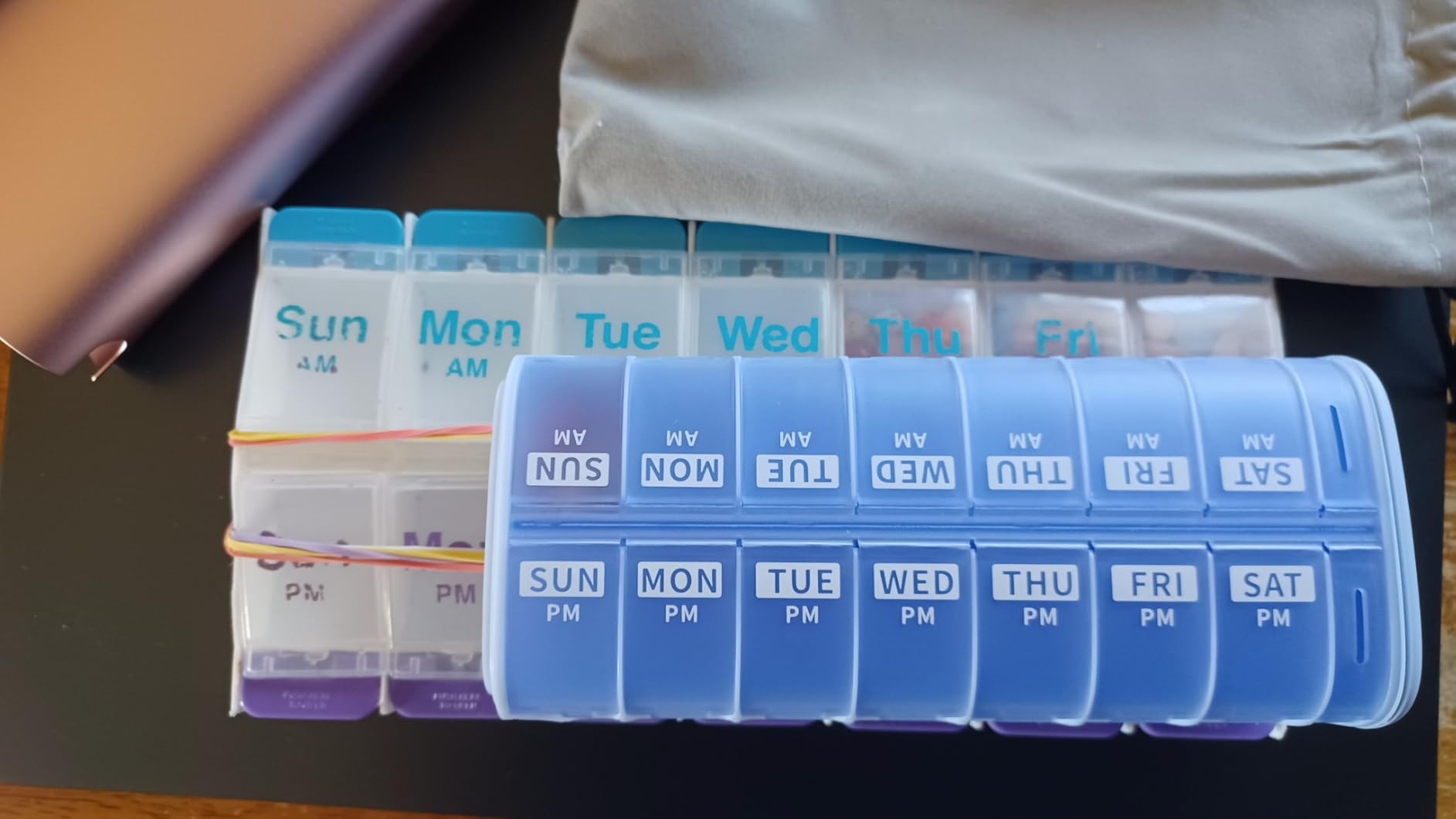 Vaydeer Metal 7 Day Travel Pill Organizer 2 Times a Day, Built-in Desiccant | AM PM Weekly Travel Pill Case, Twice-Daily, Airtight Large Capacity Pill Box for Vitamins, Medication, Supplements & Fish Oil customer photo 1