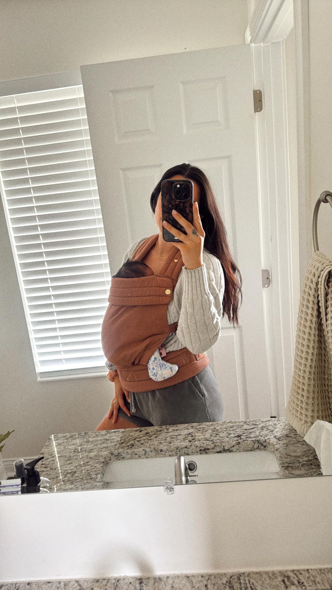 Mabē Monarch Ergonomic Baby Carrier - Premium Cotton Soft Structured Newborn to Toddler Carrier customer photo 1