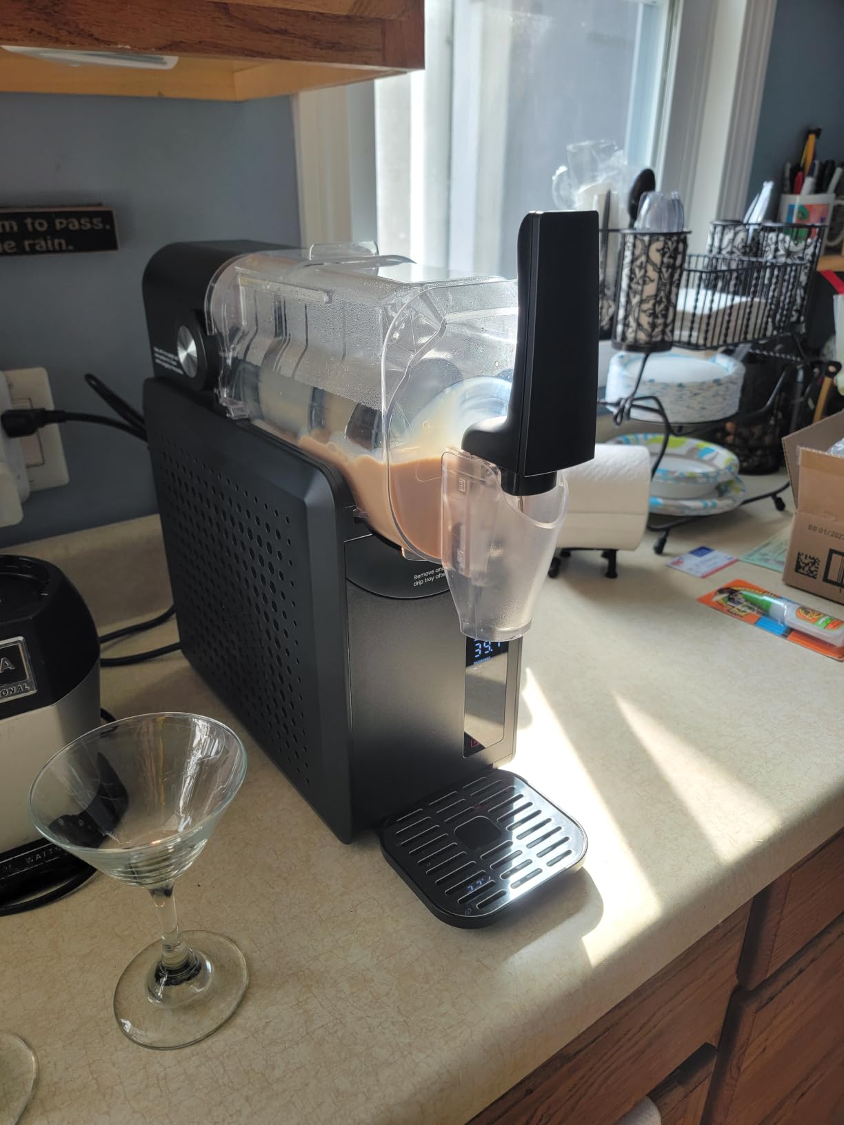 Iceman by Chefman Slush-Ease 68oz Slushie Machine, 48oz Liquid Capacity Frozen Drink Maker customer photo 1