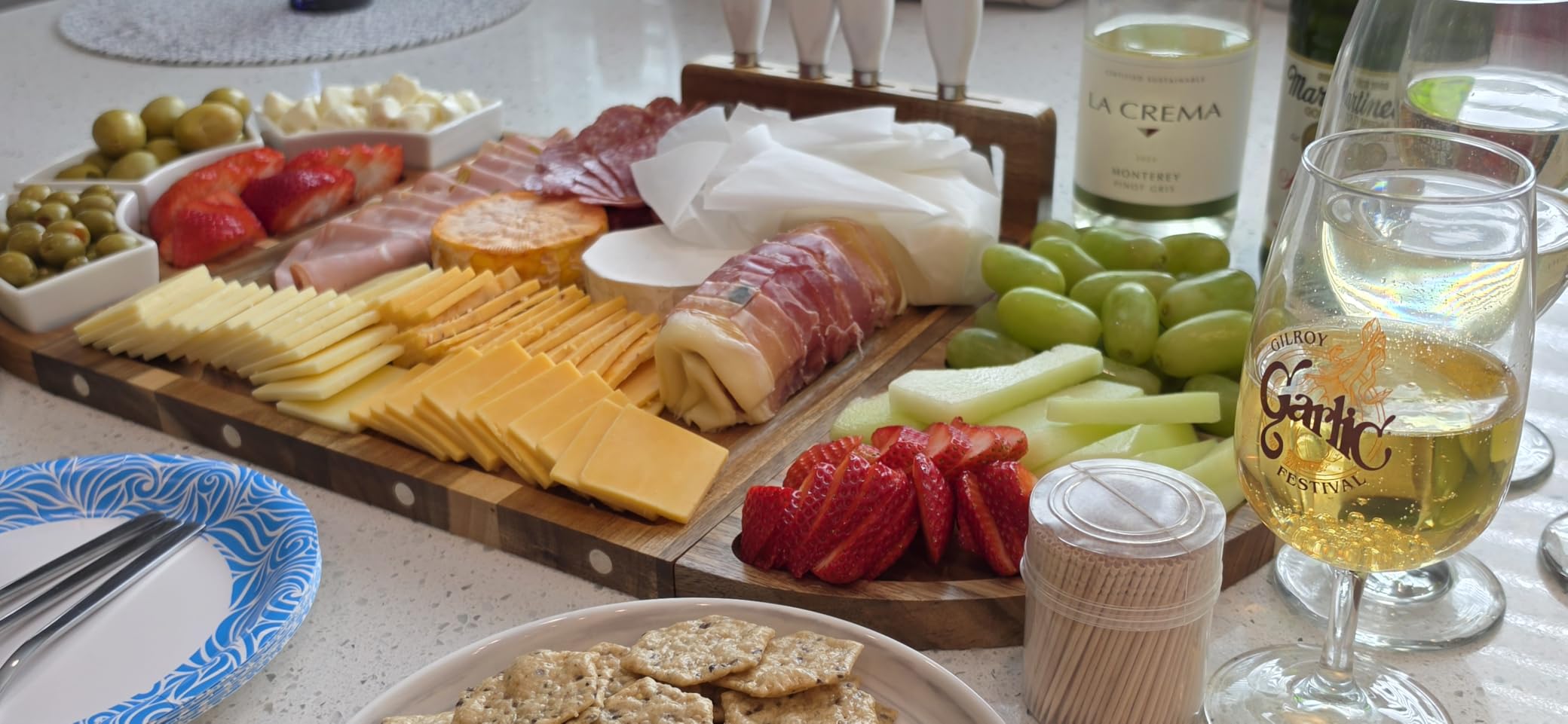 Large Charcuterie Board Set, Acacia Wood, Premium Finish | Magnetic 3-Piece Acacia Wood Design, Reshapes Circle Square Heart, Expands 13 to 26 In, 4 Knives, 3 Dishes, No Oiling Needed customer photo 1