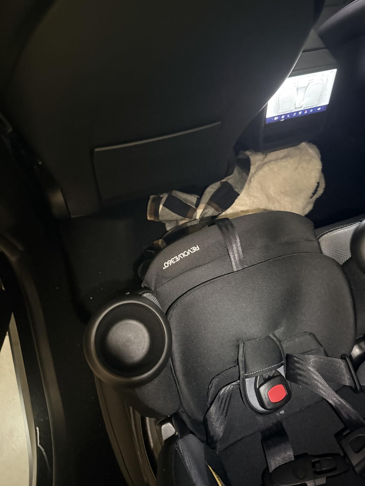 Evenflo Revolve360 Extend All-in-One Rotating Car Seat with Quick Clean Cover, Rear-Facing, Forward-Facing, Highback Booster Mode, Infant to 12 Years, Revere Gray customer photo 1