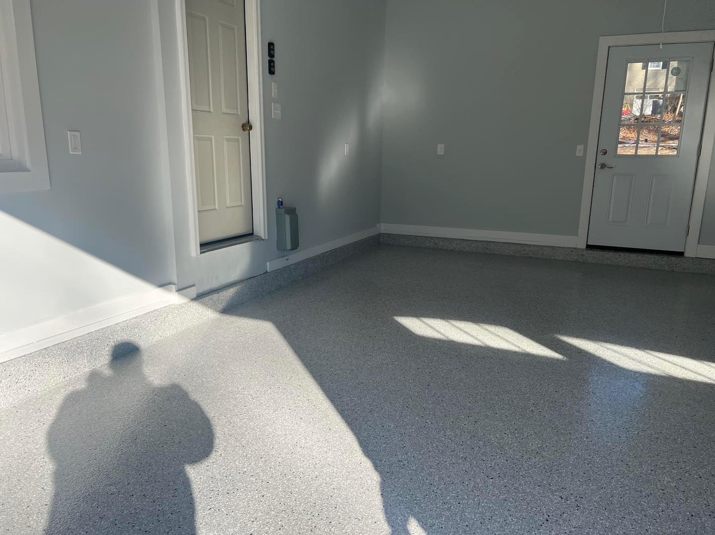 Epoxy Resin Coating 3 Gallon Kit - Light Gray - Standard Cure Speed - for Floors, Counter Tops, Garages & More -100% Solids -2 Components - Self Leveling, Chemical Resistant, Solvent-Free customer photo 1