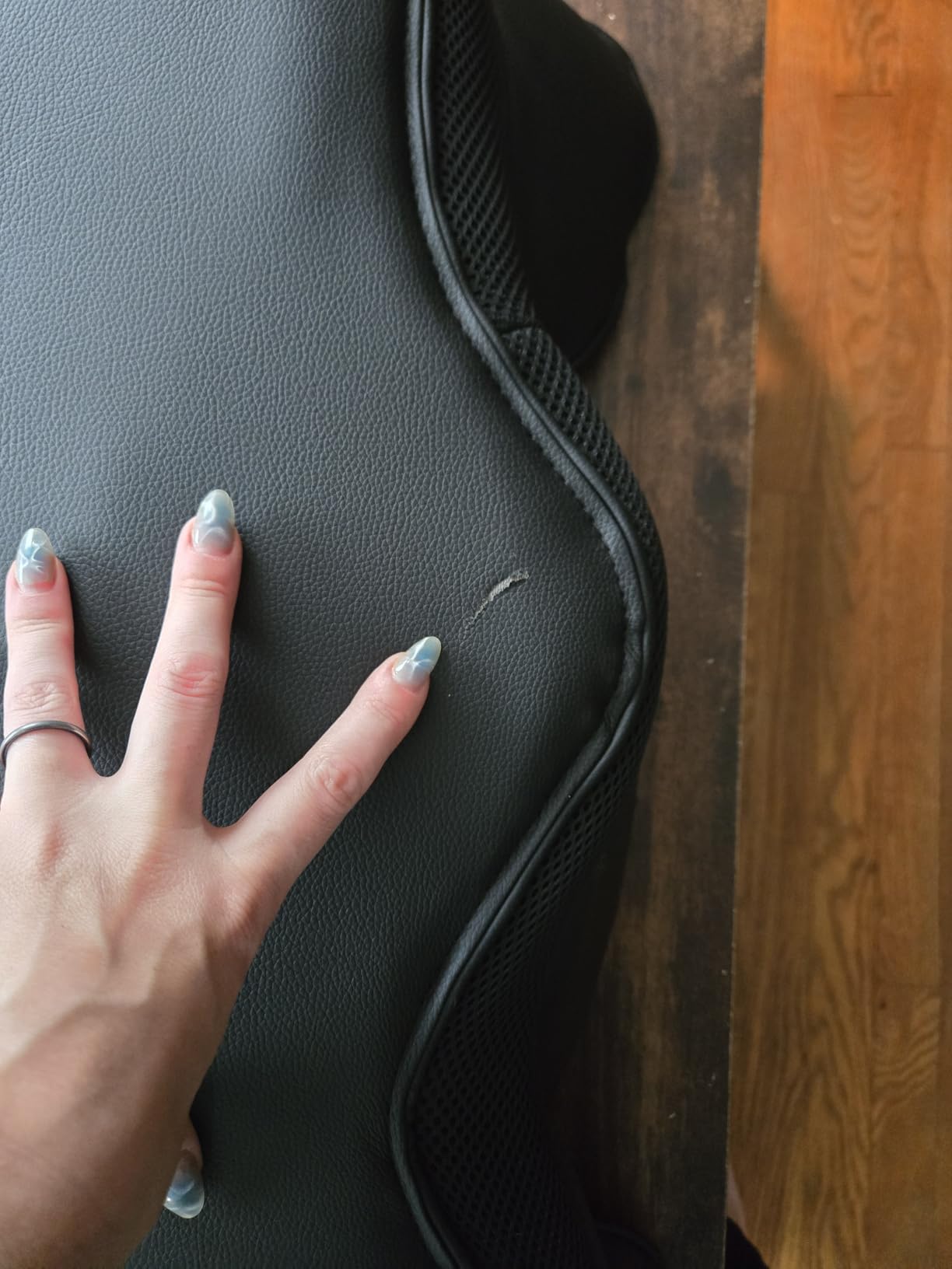 COMHOMA Big and Tall Office Chair Heavy Duty Wide Ergonomic Gaming Chair with Deluxe Embossing Designed Leather with Foot Rest,150°Reclining Adjustable Armrests Pocket Spring Back Support and Pillow customer photo 2