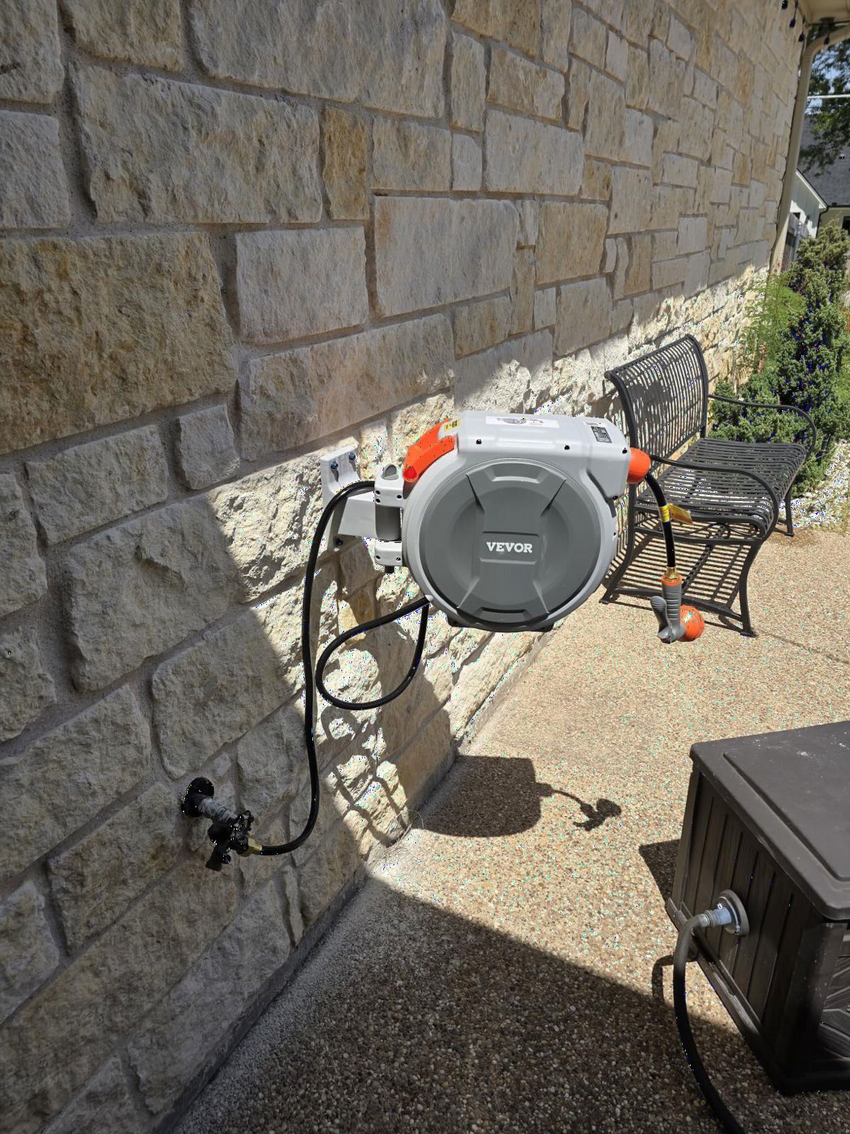 VEVOR Retractable Garden Hose Reel, 5/8 Inch x 100 ft Wall Mounted Hose Reel, Heavy Duty Garden Hose Reel with 9 Patterns Nozzle, Any Length Lock, Upgraded Slow Return System and 180°Swivel Bracket customer photo 2