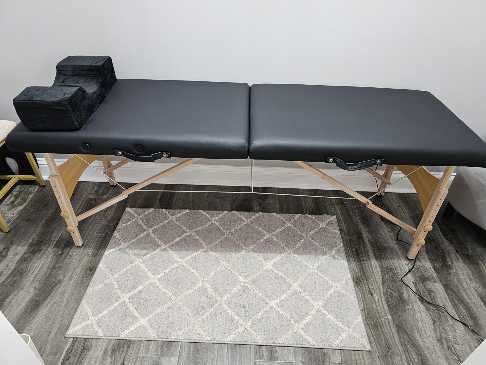 Brelley Massage Table Portable Wooden Lash Bed 2-Fold Tattoo Bed Black, Adjustable Height, Beech Wood, 490Lbs Load Capacity customer photo 1