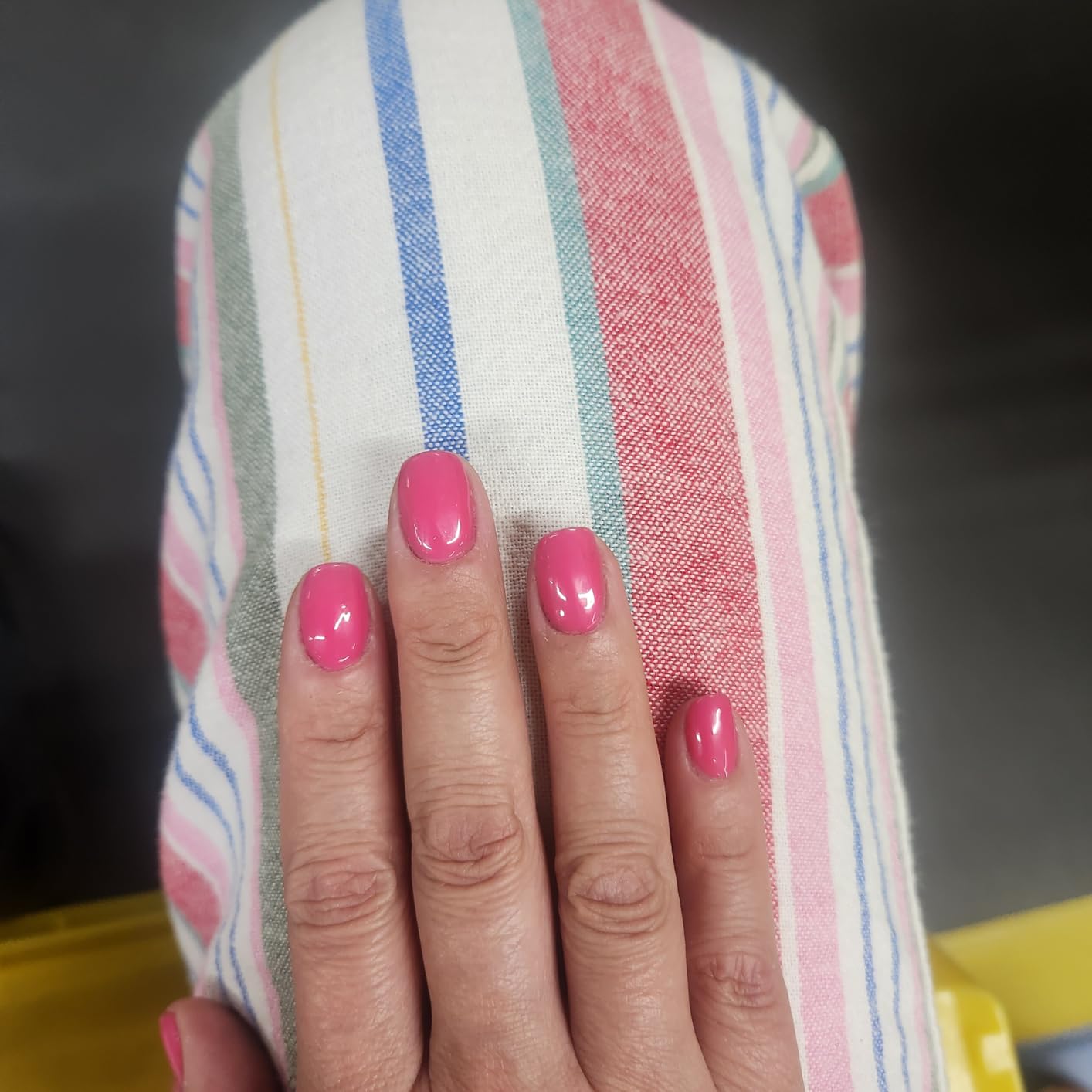 Olive & June Gel Mani System Set with LED Lamp, Cuticle Serum & The Poppy customer photo 2