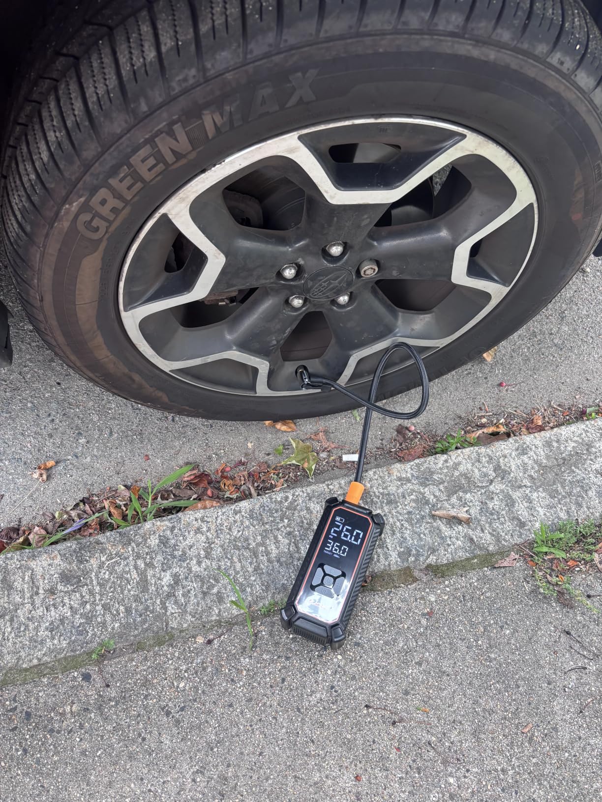 OlarHike Tire Inflator Portable Air Compressor, Lightning-Fast Inflation, Dual Power - 6000mAh & 12V DC, Cordless Air Pump for Car Tires, Bikes, Motorcycle, Balls with LED & Digital Pressure Gauge customer photo 2