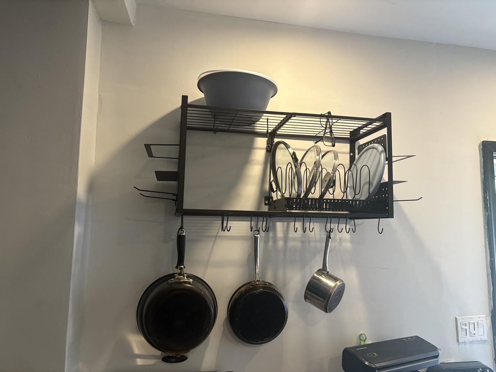 31 Inch Pot Rack Wall Mounted, 3 in 1 Pots and Pans Organizer with 2 tier Kitchen Racks and Pot Lid Organizer Holder and 20 Hooks, Heavy Duty Hanging Pot Hanger for Kitchen Cookware, Utensils, Black customer photo 1