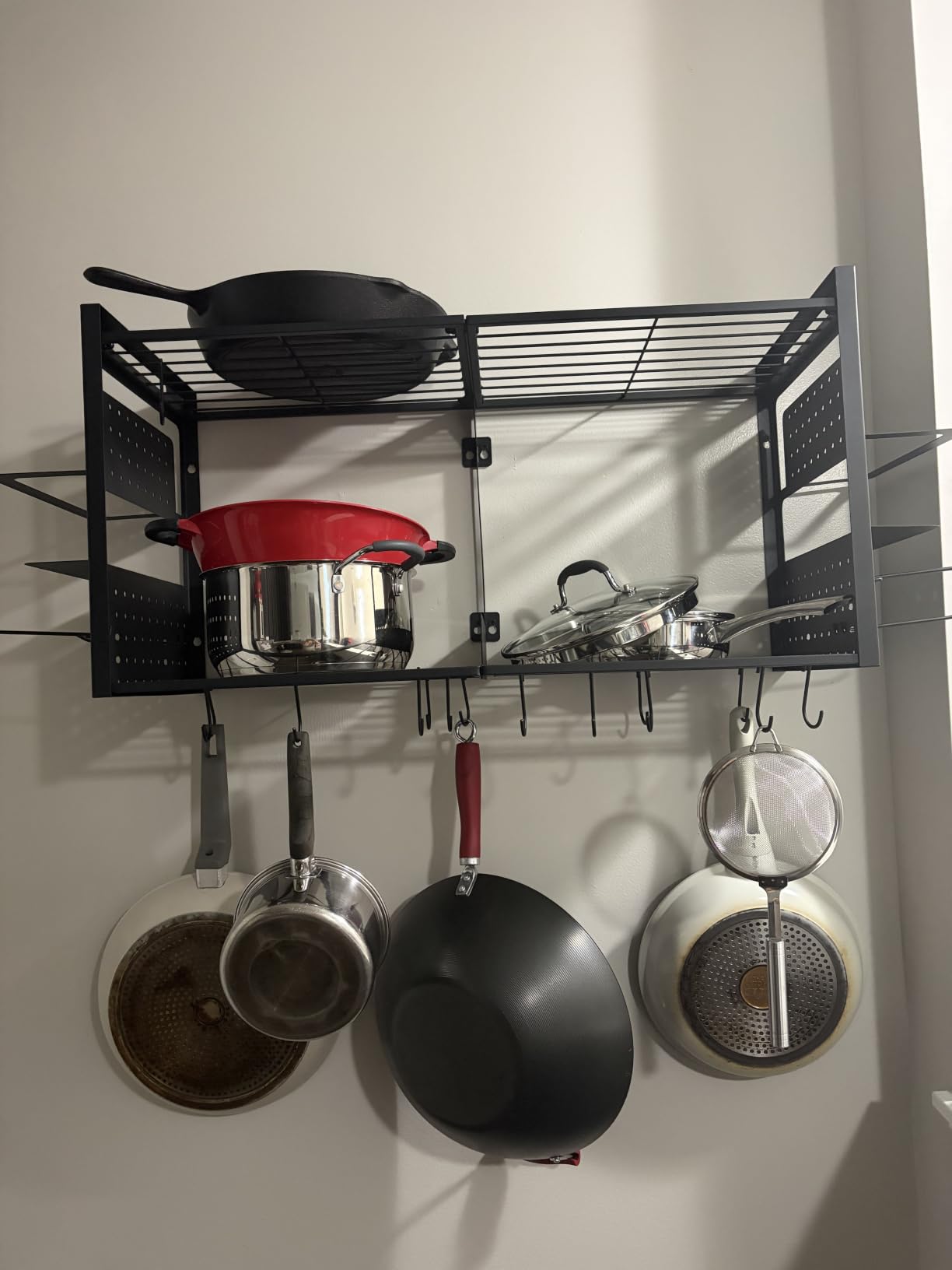 31 Inch Pot Rack Wall Mounted, 3 in 1 Pots and Pans Organizer with 2 tier Kitchen Racks and Pot Lid Organizer Holder and 20 Hooks, Heavy Duty Hanging Pot Hanger for Kitchen Cookware, Utensils, Black customer photo 2