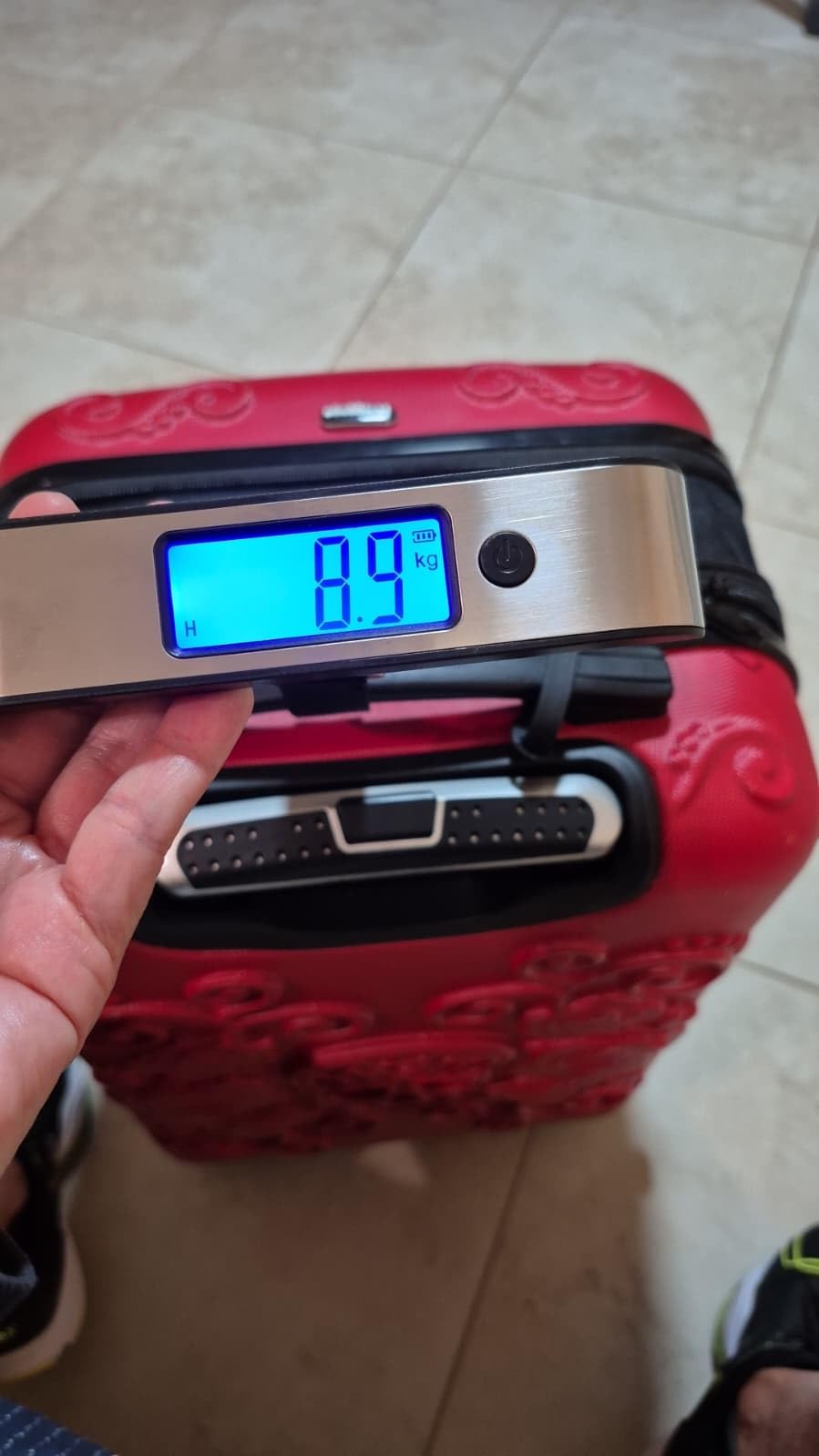 travel inspira Rechargeable Luggage Scale 110lb/50kg - Large Backlit Display - Stainless Steel - Portable Digital Hanging Scale for Suitcases, Bags, Packages (USB-C Charging Included) customer photo 2