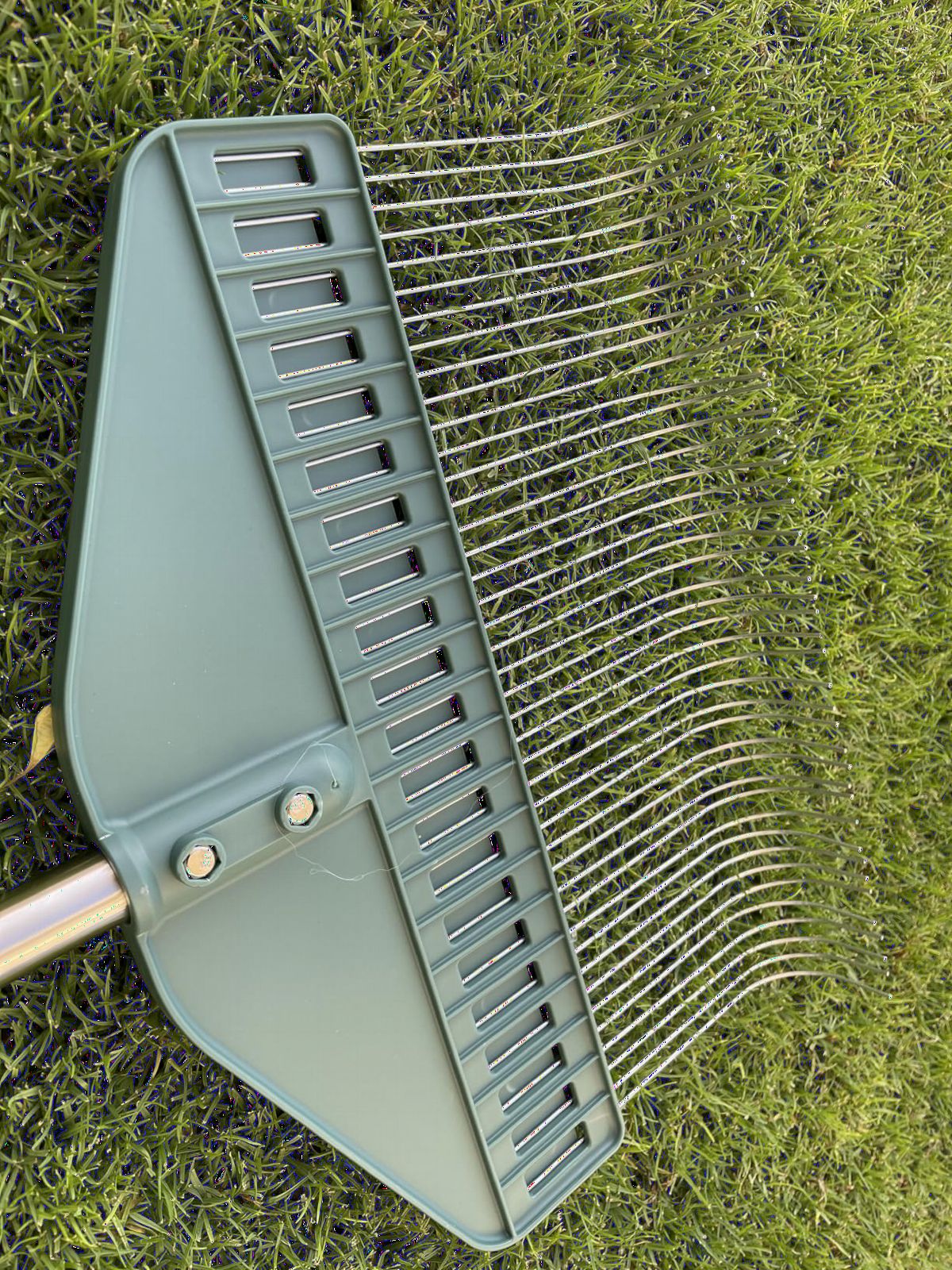 YEELOR Thatch Rake with 66 Inch Adjustable Handle | 17 Inch Wide, Durable Dethatcher Rake, Ideal for Garden, Yard and Lawn, Removing Thatch, Pine Needles, Burrs and Acorns customer photo 1