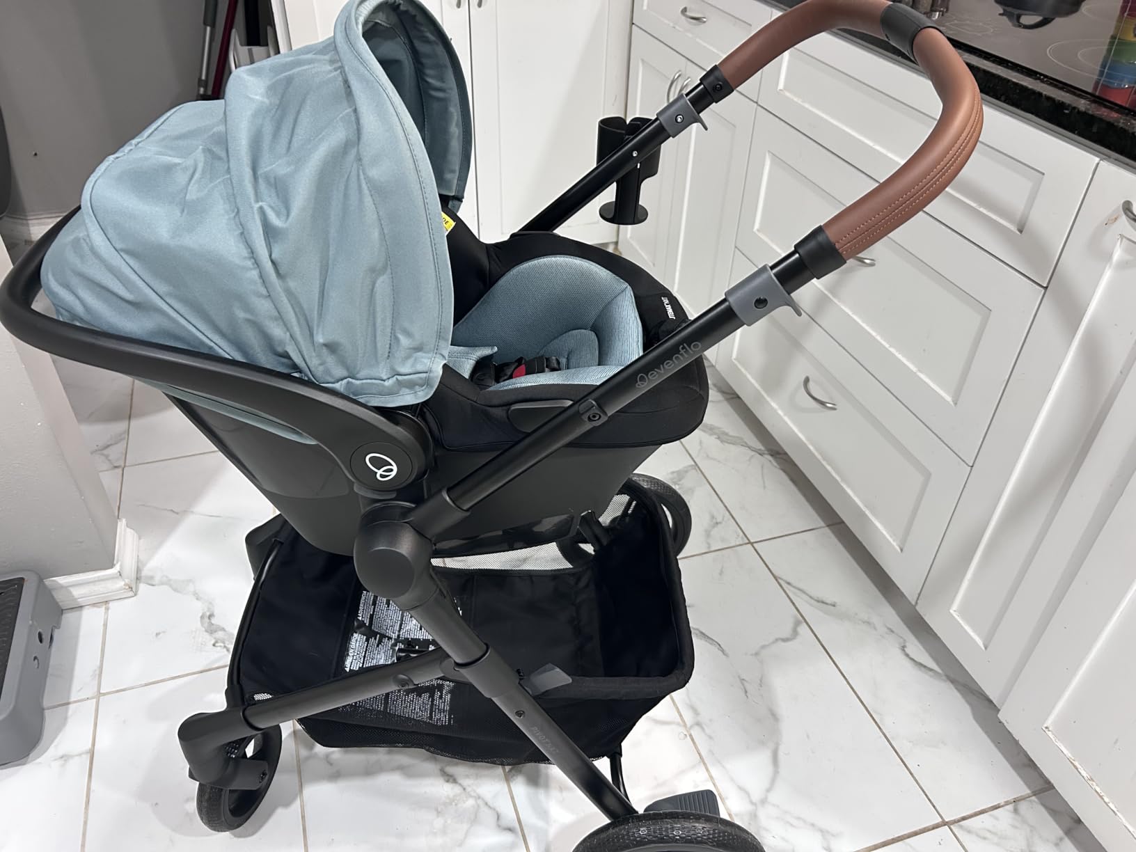 Evenflo Pivot NXT Travel System w/ Revolve180 LiteMax NXT Infant Car Seat, 6 Modes of Use, Rotating Rear-Facing Lightweight Preemie and Infant Car Seat 3-30 lbs, Driftwood Brown customer photo 2