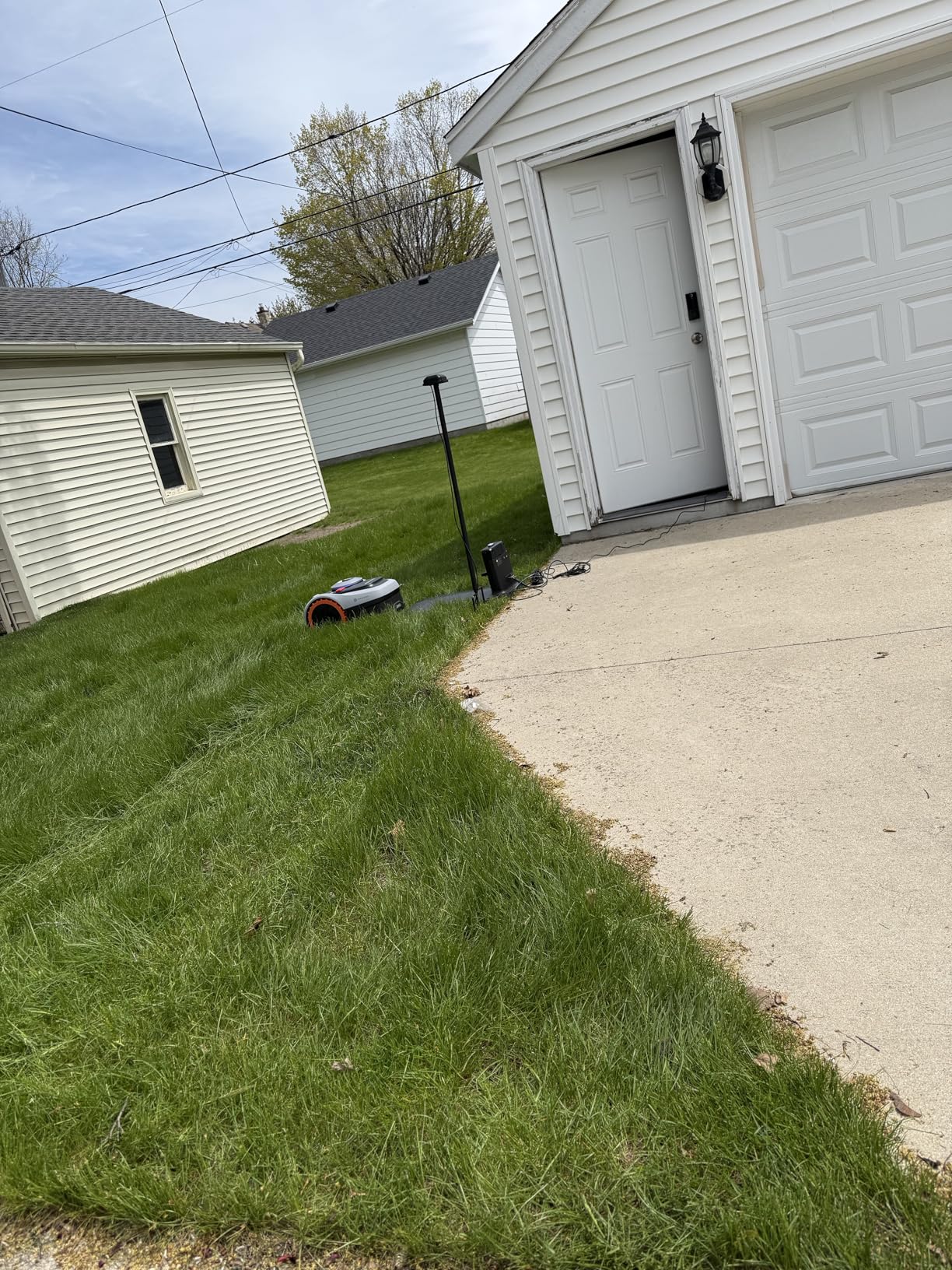 Segway Navimow i206 AWD Robot Lawn Mower, New i105N, 0.15 Acre, 45% Slopes | Perimeter Wire-Free Setup, NRTK-Vision Auto Mapping, Zero-Turn Steering, 2–3.6-Inch Cutting Height, 20-Zone App Control customer photo 2