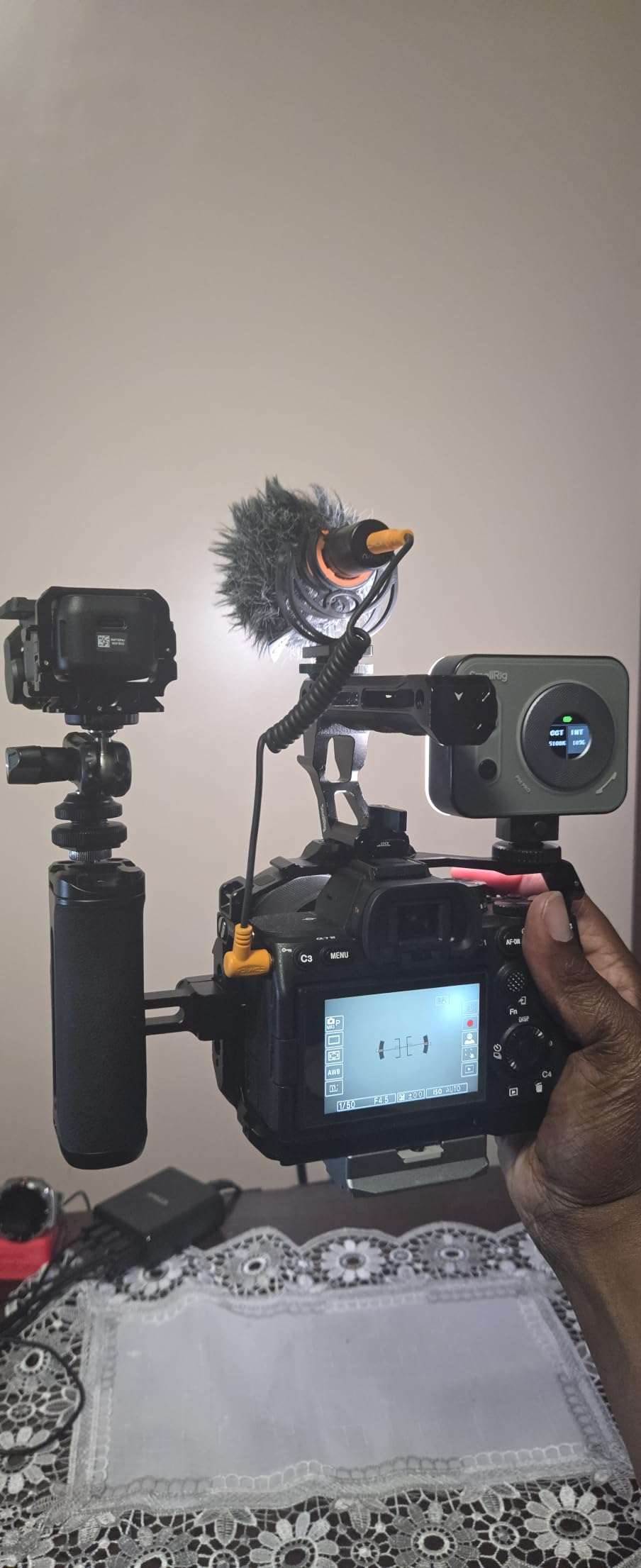 SmallRig A7 V / A7R V / A7 IV Cage Advanced Kit for Sony Alpha 7 V/Alpha 7R V/Alpha 7 IV, with Quick Release Plate for Arca, Includes Top Handle/Side Handle/Cable Clamp for HDMI customer photo 2