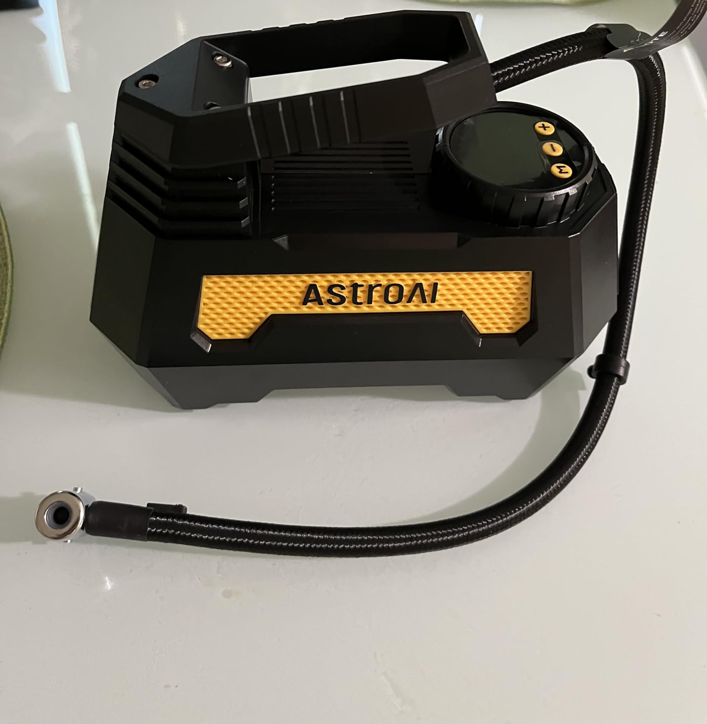 AstroAI H2 Pro Cordless Tire Inflator Portable Air Compressor Tire Pump with DC 12V & Battery Dual Power Supply Digital Pressure Gauge Fast Inflation Air Pump for Car Tires Motorcycles Bikes Yellow customer photo 2