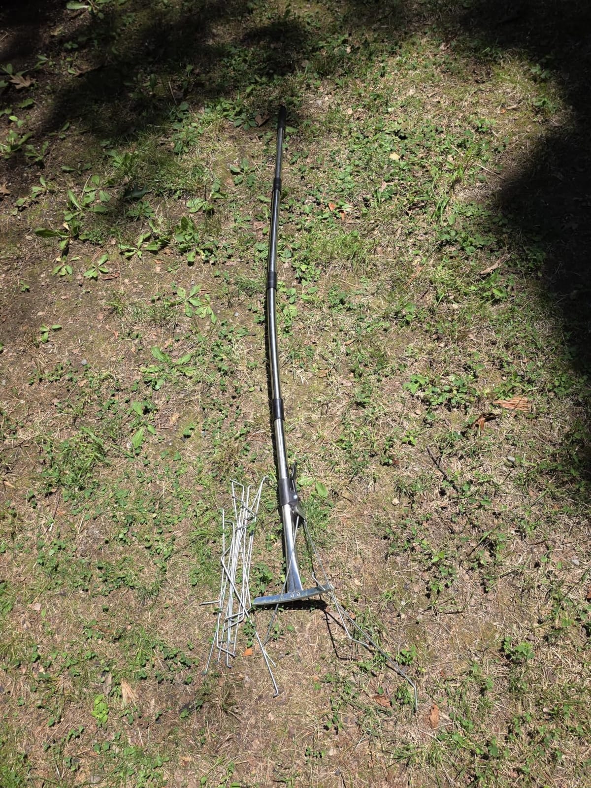 Dethatcher Rake 15-Inch Lawn Thatching Rake, 19-Tine Heavy-Duty Steel Dethatching Rake with Adjustable Head & Long Handle, Durable Thatch Rake for Removing Dead Grass, Moss & Lawn Debris customer photo 2