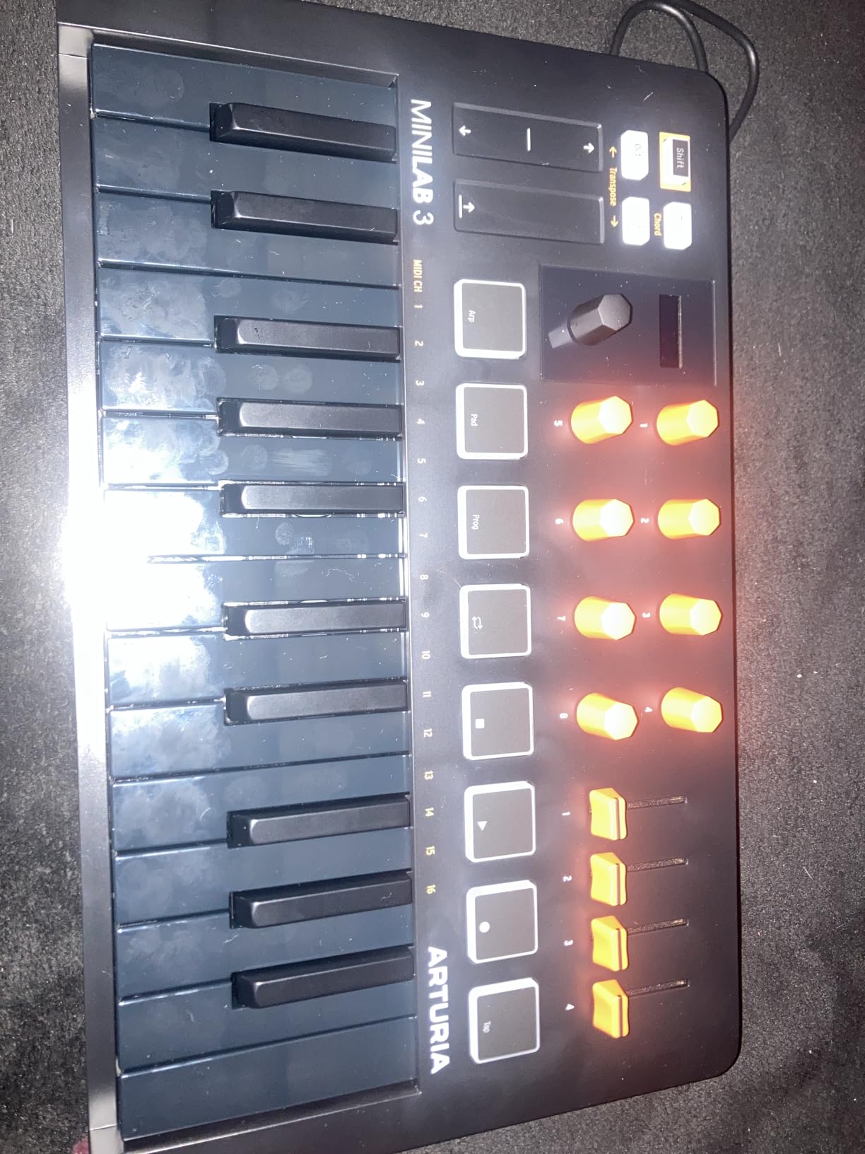 Arturia MiniLab 3-25 Key USB MIDI Keyboard Controller With 8 Multi-Color Drum Pads, 8 Knobs and Music Production Software Included, Rose Quartz customer photo 2