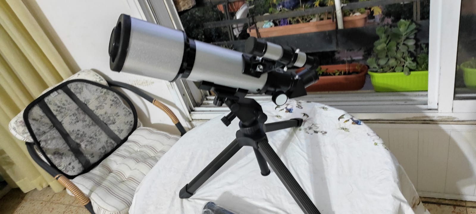 Barska Starwatcher Astronomical Refractor Telescope 300x Magnification for Beginners & Kids with Barlow Lens, 2 Interchangeable Eyepieces, Finder Scope, Table Top Tripod customer photo 2