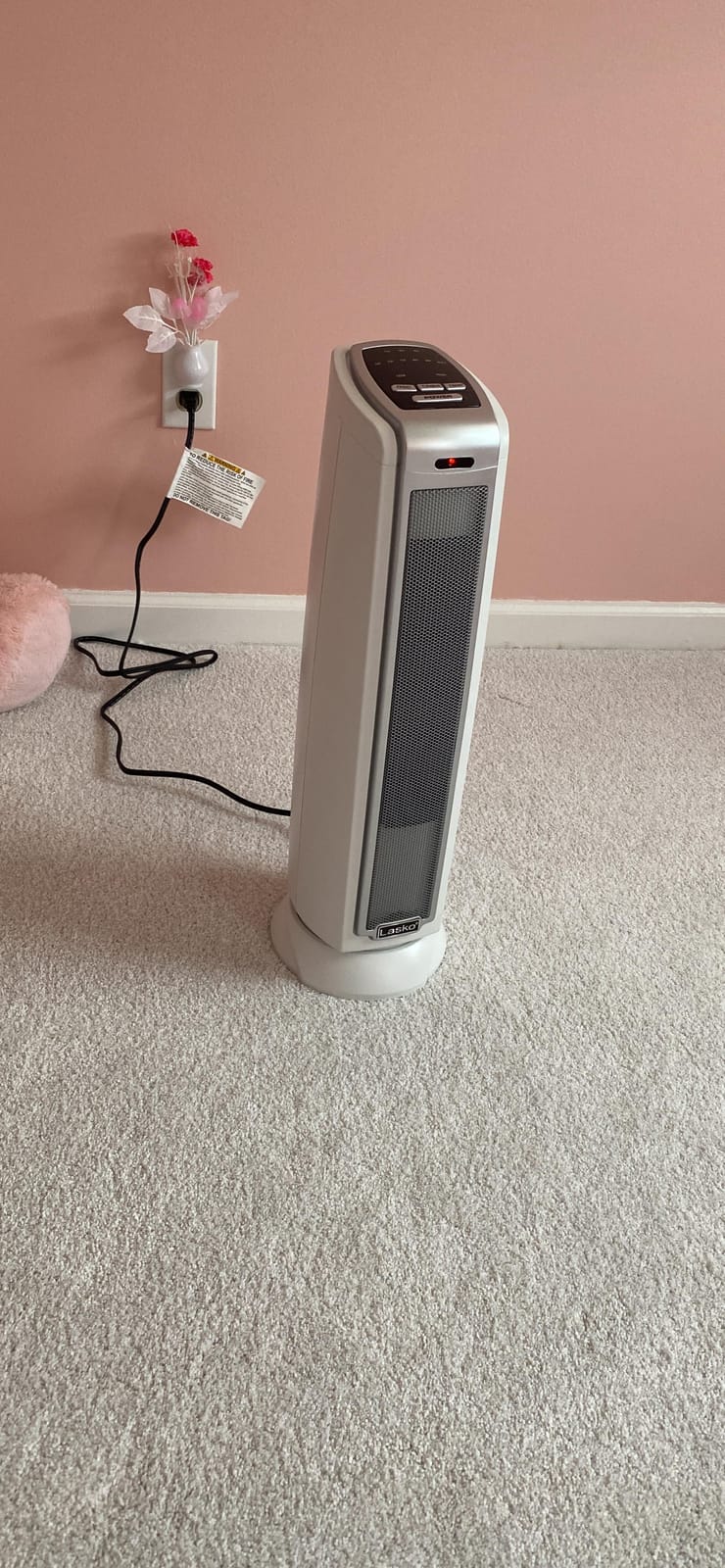 Lasko Oscillating Ceramic Tower Space Heater - 23” - 5775 - White customer photo 1