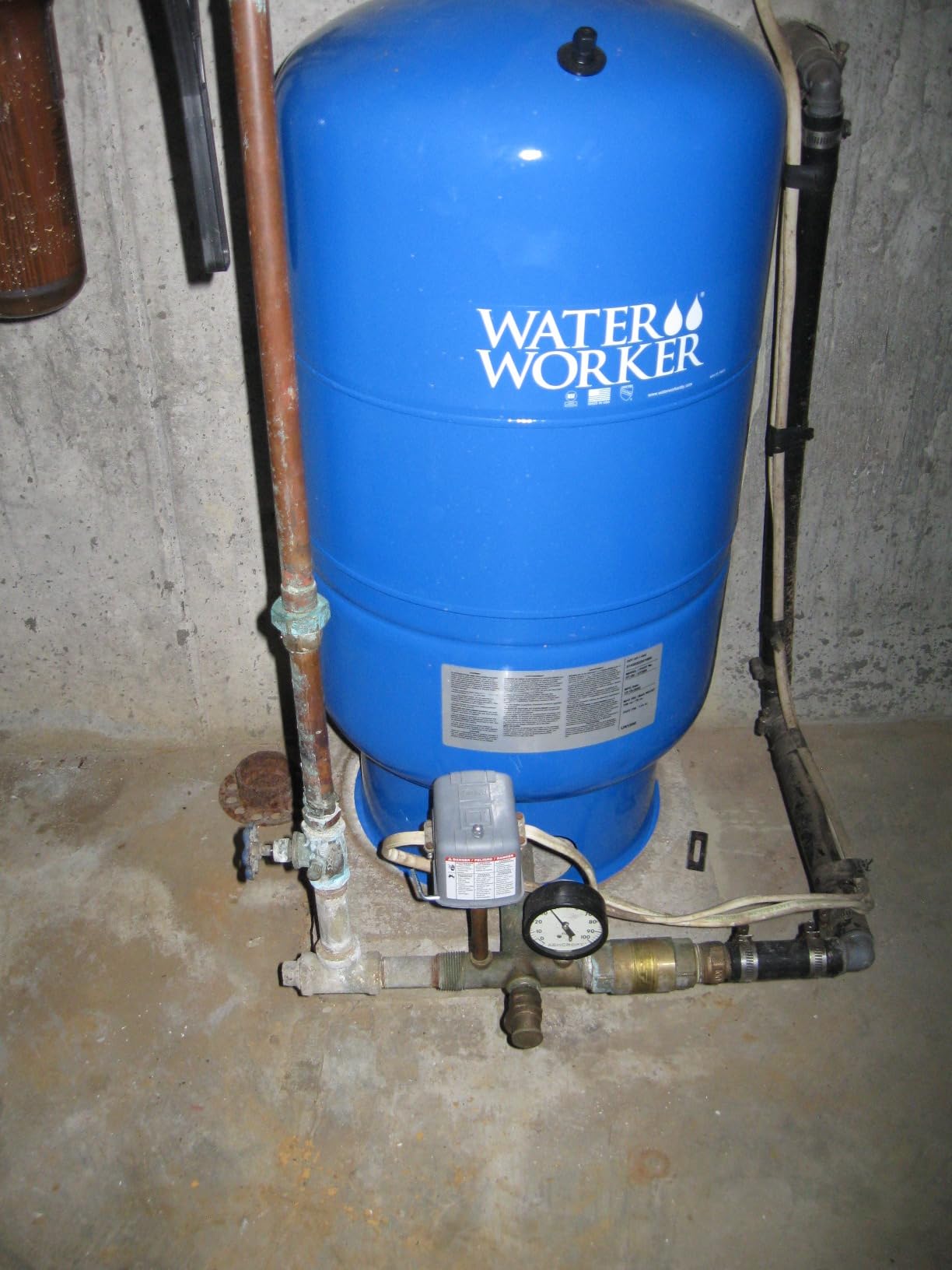 WaterWorker 25009 20Gal Vertical Well Tank, 20 Gallon, Blue customer photo 1