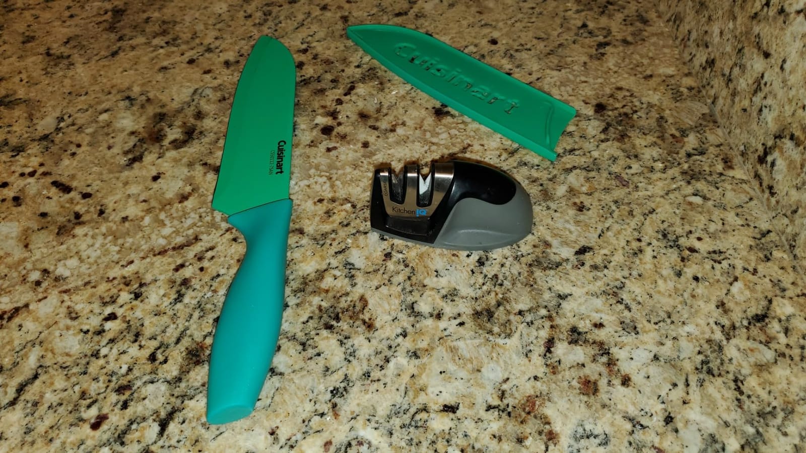 KitchenIQ 50009 Edge Grip 2-Stage Knife Sharpener, Black, Coarse & Fine Sharpeners, Compact for Easy Storage, Stable Non-Slip Base, Soft Grip Rubber Handle, Straight & Serrated Knives customer photo 2