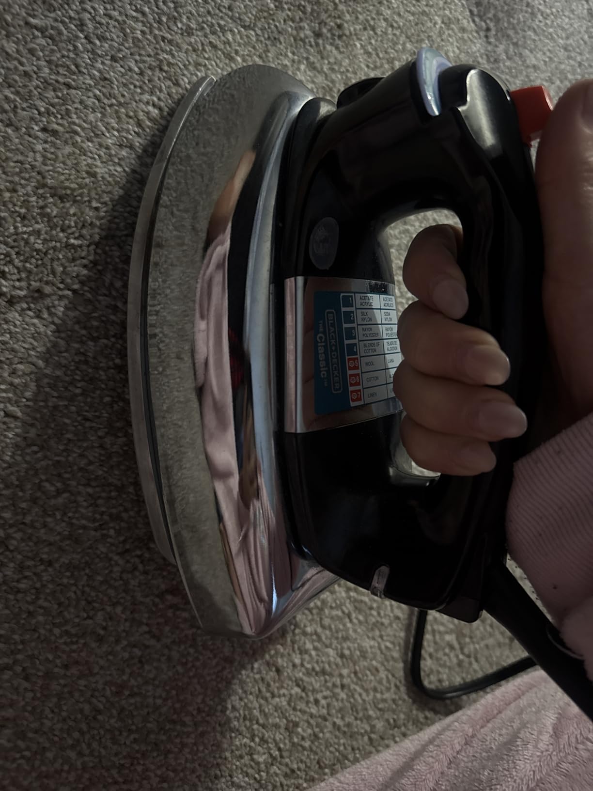 BLACK+DECKER Classic Steam Iron with Aluminum Soleplate | Steam or dry iron with 7 temperature settings, anti-drip design and smooth aluminum soleplate. customer photo 1