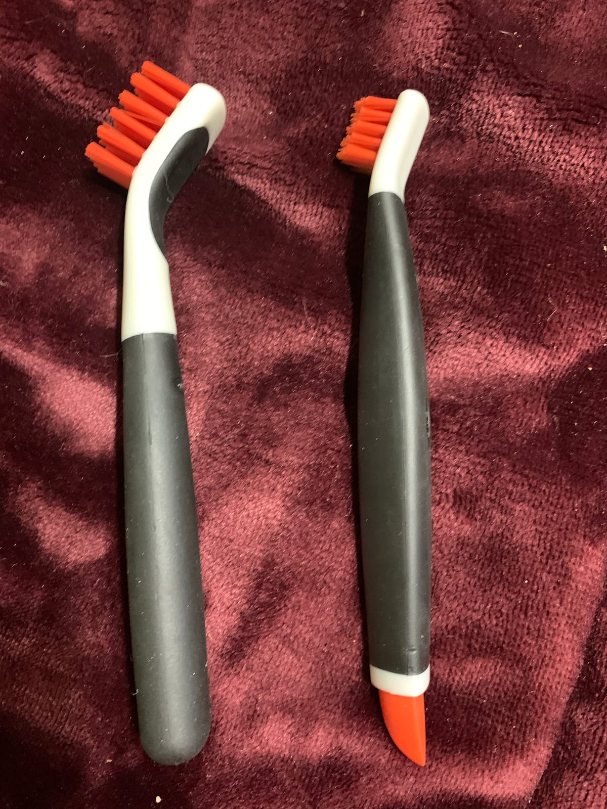 OXO Good Grips Deep Clean Brush Set, Orange, Blue | 2-Pieces, Small and Large Brushes, Sturdy Nylon Bristles, Nonslip Handles, Reaches Tight Spots, Cleaning Essentials, Bathroom customer photo 2