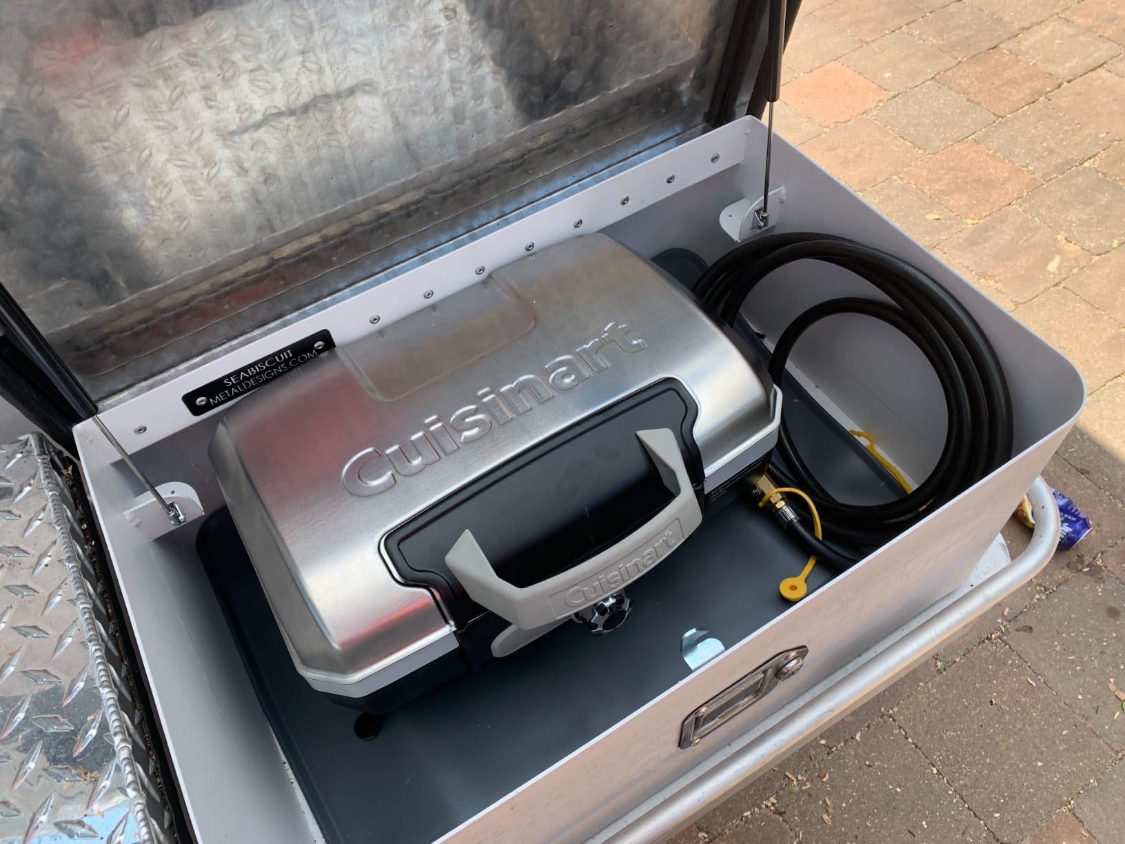 Cuisinart Petite Gourmet Portable Gas Grill, Compact Portable Grill Propane, 150 Sq. In. Cooking Surface, 5,500 BTU Burner Small Gas Grills for Camping, BBQ, Folding Legs and Carry Handles, Red customer photo 1