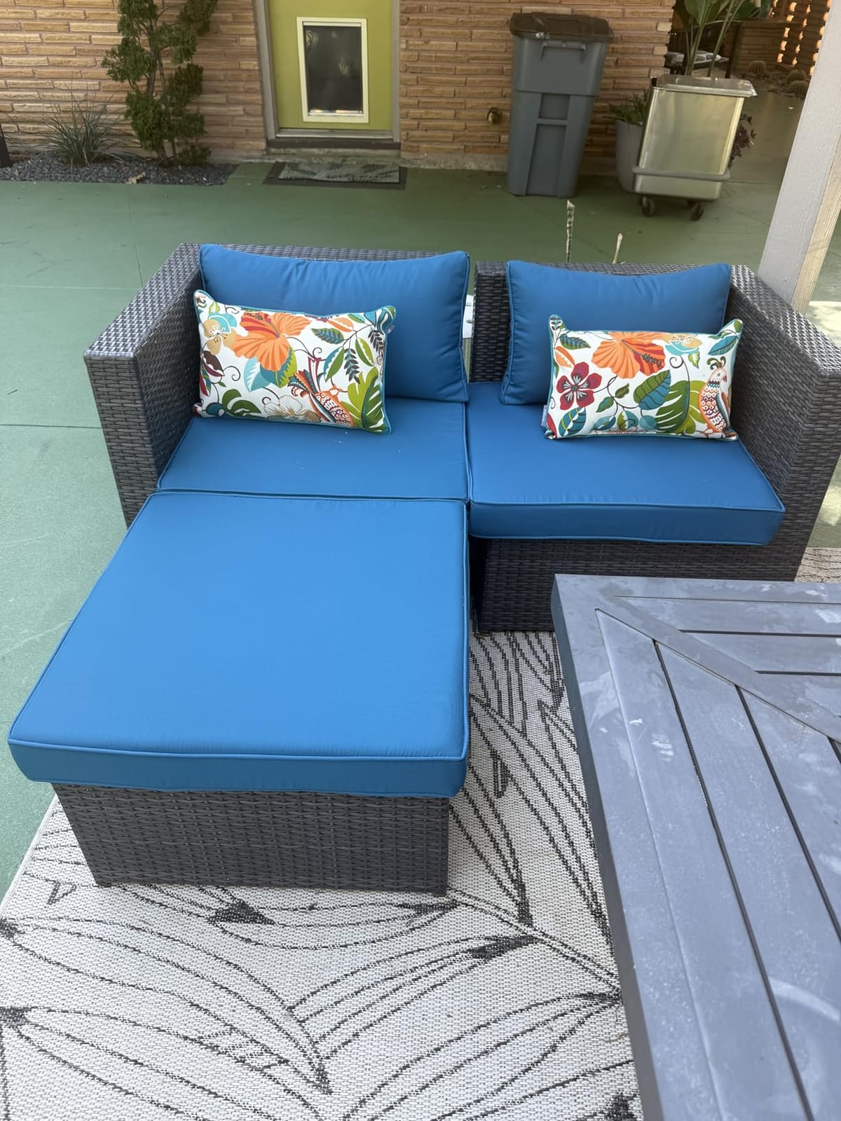 Pillow Perfect Bright Floral Indoor/Outdoor Throw Pillows, 2 Count, Lumbar - 11.5