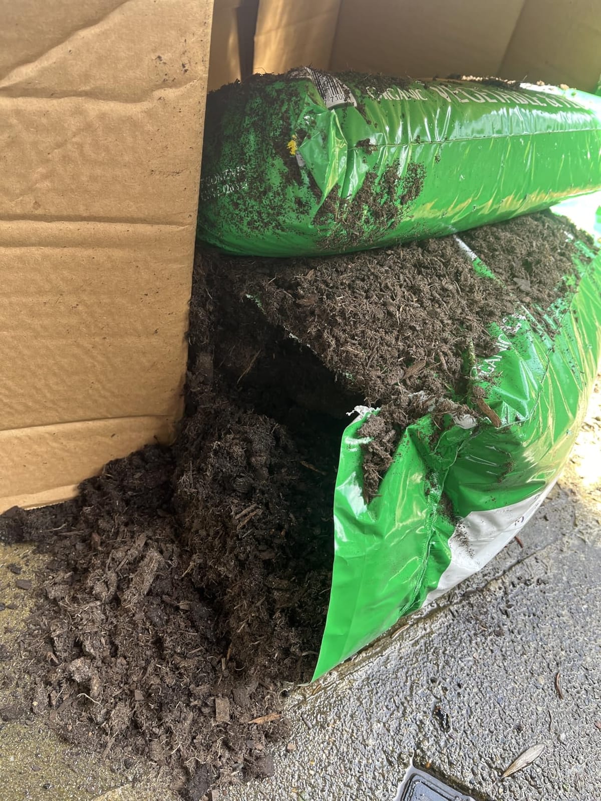 Espoma Organic Vegetable & Flower Garden Soil Natural and Organic in Ground Planting Mix. Use when Planting & Transplanting. For Organic Gardening. 1 Cubic Foot Bag customer photo 1