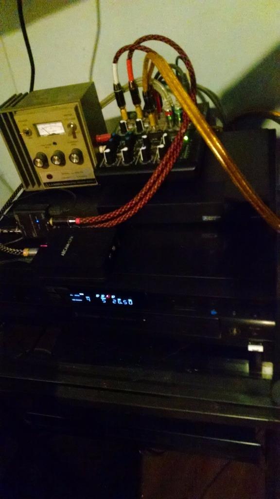 Mackie 1604VLZ4 16-Channel 4-Bus Analog Mixer, 16 Onyx Mic Preamps customer photo 1