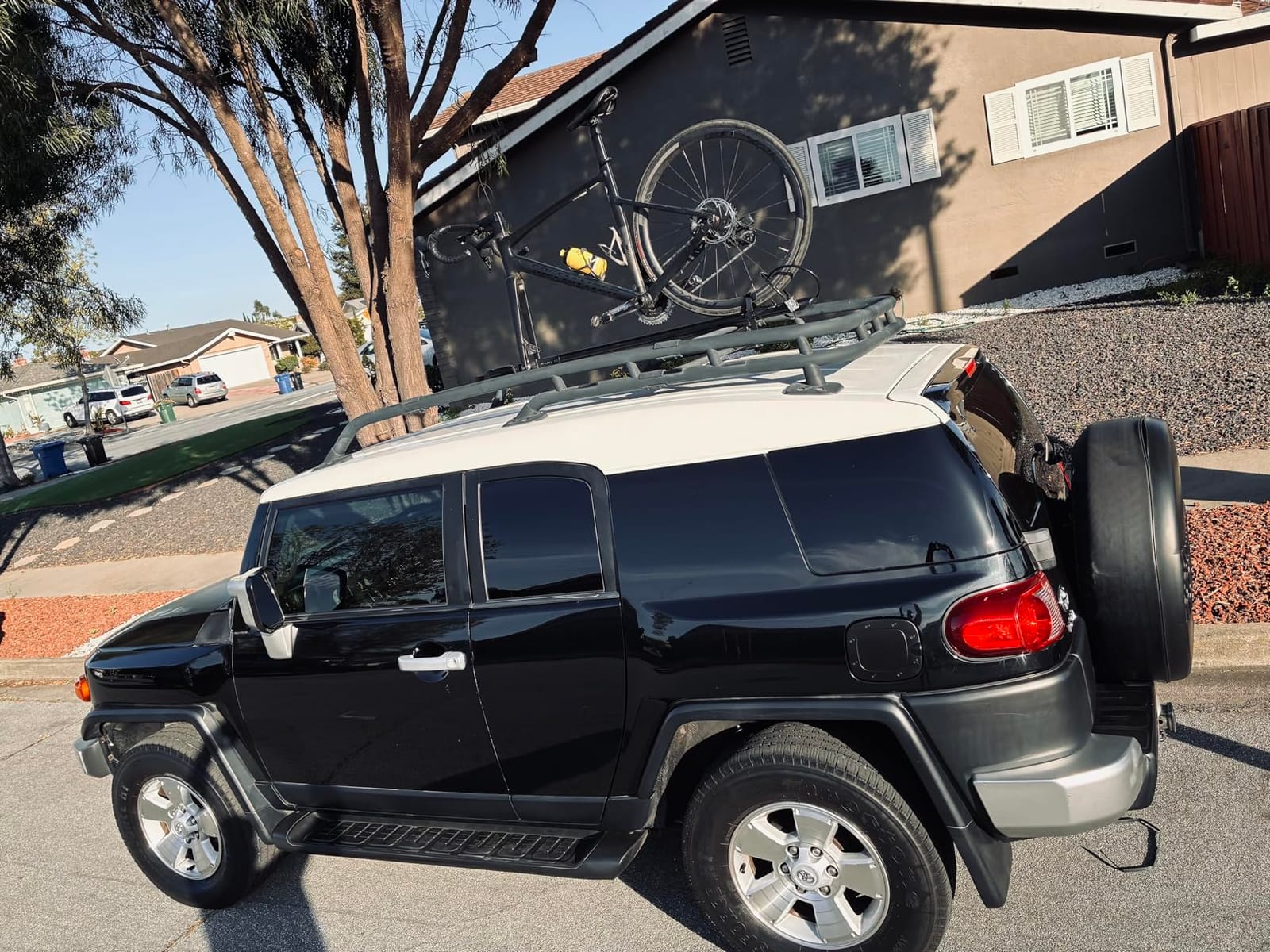 Kuat Trio Fork Mount Carrier, 1 Bike Capacity, Black & Silver | Secure Durable Bike Roof Rack with Integrated Cable Lock & Sliding Rear Tire Strap, Adapters Included customer photo 2