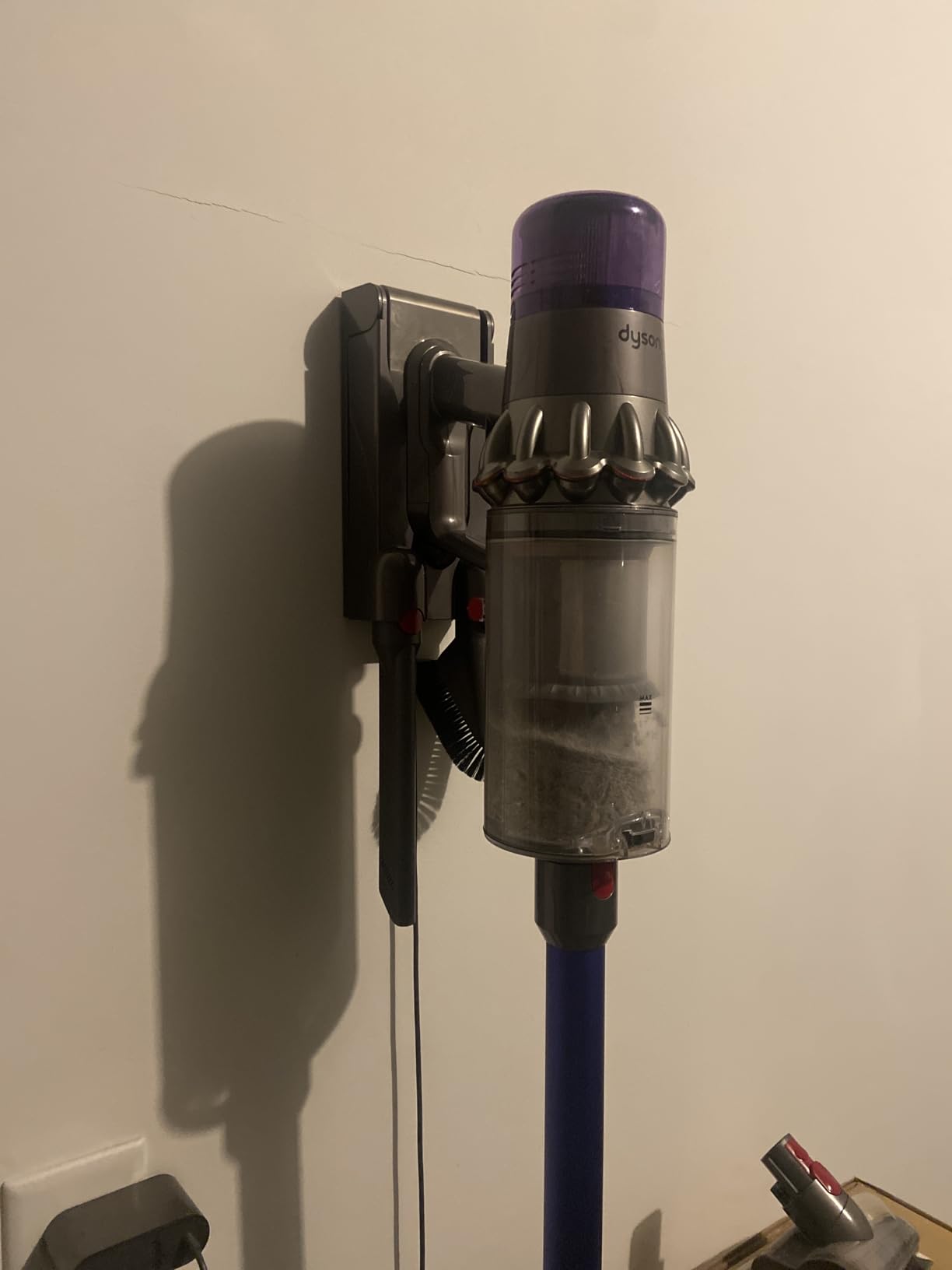 Dyson V11 Origin Cordless Vacuum, 185AW, 3 Power Modes, Up to 60 Minutes,² Deep Cleans Hard Floors and Carpets, Detangles pet Hair, Converts to Handheld customer photo 1