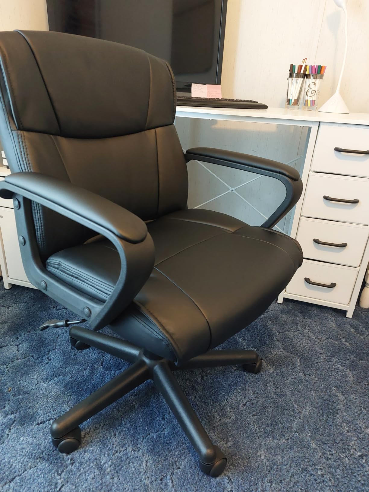 Amazon Basics Office Task Chair with Adjustable Height, 360° Swivel, Padded Armrests, Mid-Back customer photo 2