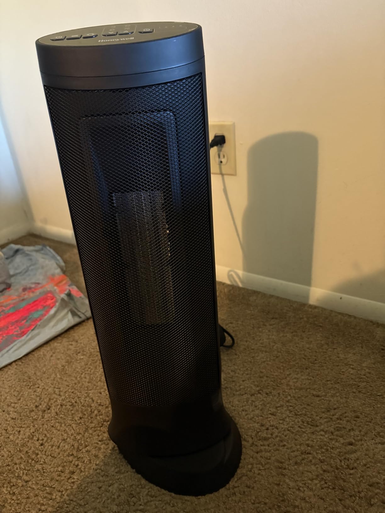 Honeywell Digital Ceramic Tower Heater, Medium Room, Black customer photo 2