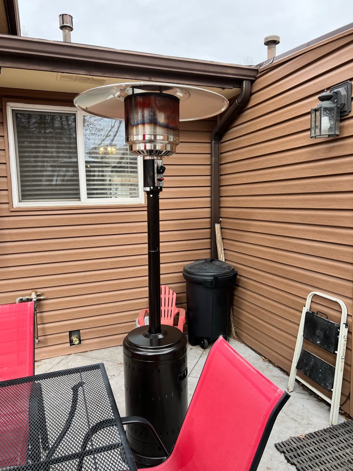 Amazon Basics 46,000 BTU Portable Outdoor Propane Patio Heater with Wheels, Havana Bronze customer photo 2