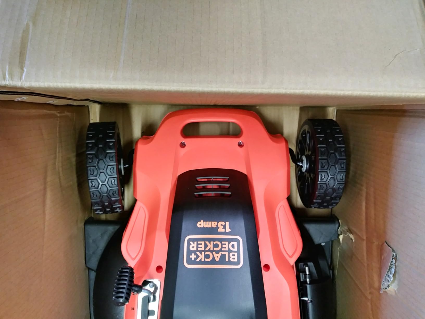 BLACK+DECKER 20-Inch Corded Electric Lawn Mower, Ultra Light Push Mower, 13-Amp High Output Motor, 3 in 1 Cutting Versatility, Tool Free Height Adjustment, 7-setting Cutting Height (MM2000) customer photo 2