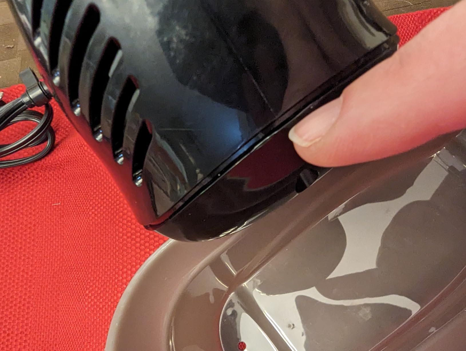 Hamilton Beach Power Deluxe 6-Speed Electric Hand Mixer With QuickBurst | Powerful 250 Watt Motor | Traditional Beaters | Whisk | Snap-On Storage Case | Bowl Rest | Black | 62692 customer photo 2